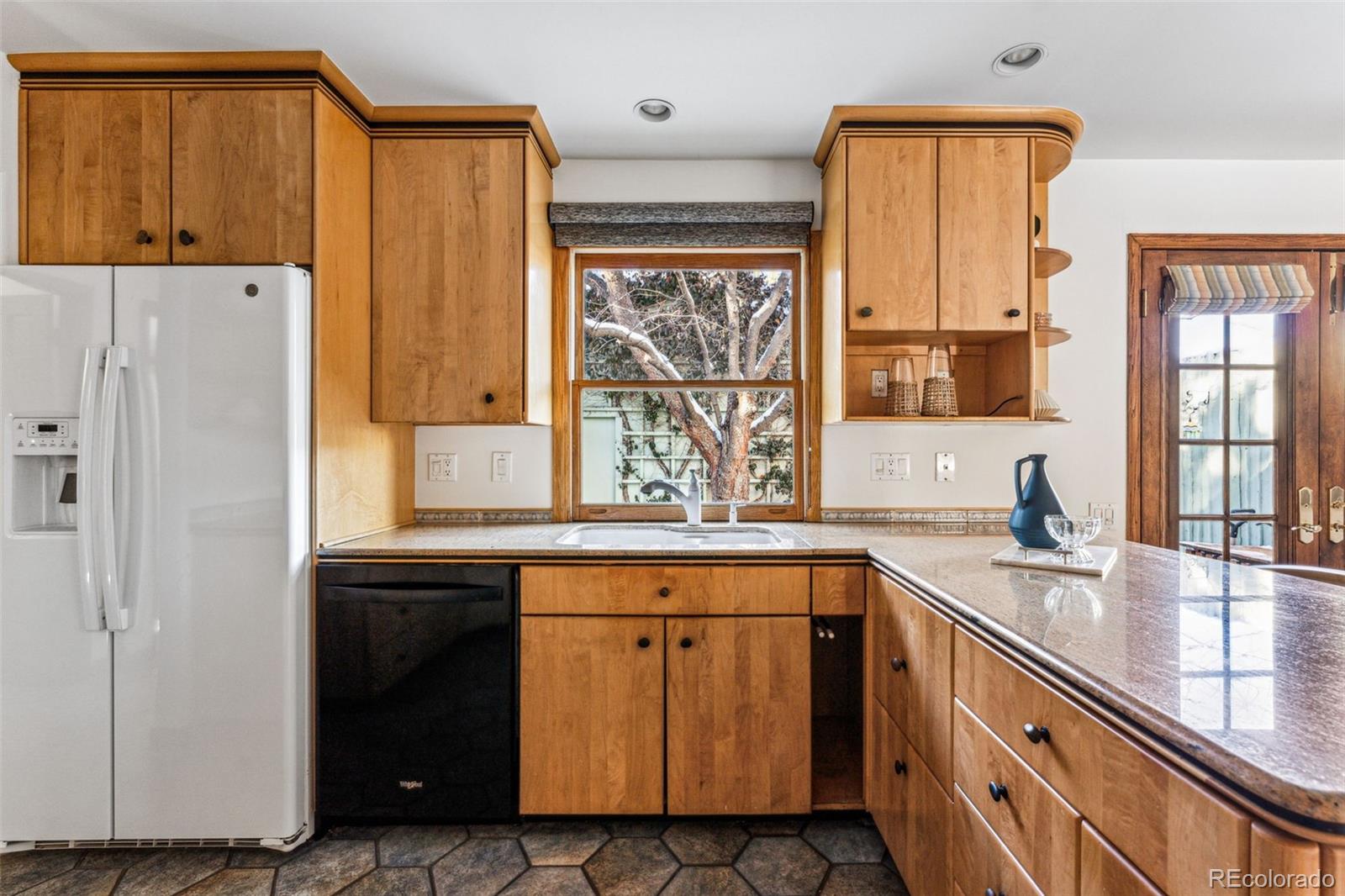 MLS Image #10 for 8871 e amherst drive,denver, Colorado