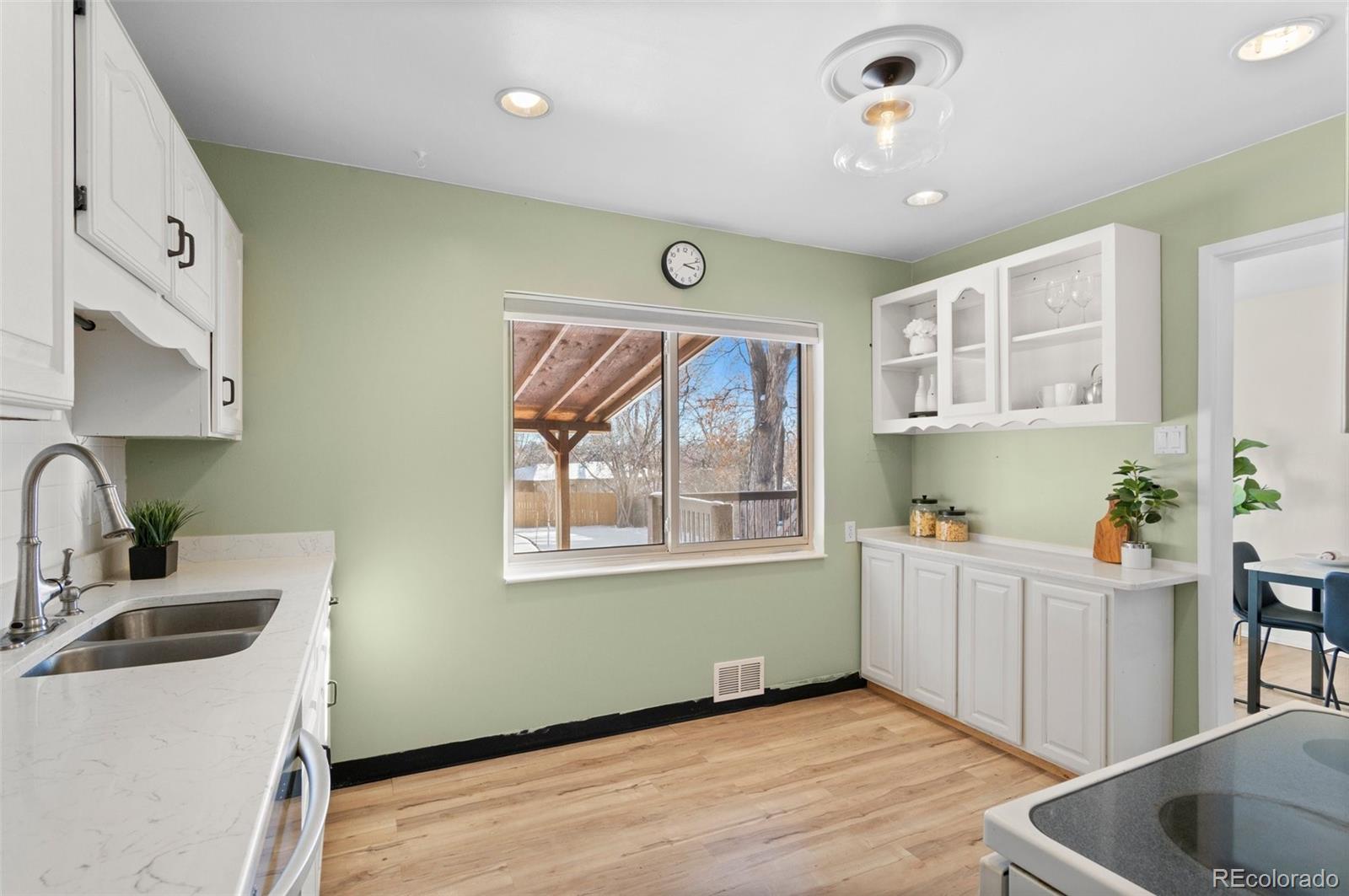 MLS Image #13 for 4070 w dartmouth avenue,denver, Colorado