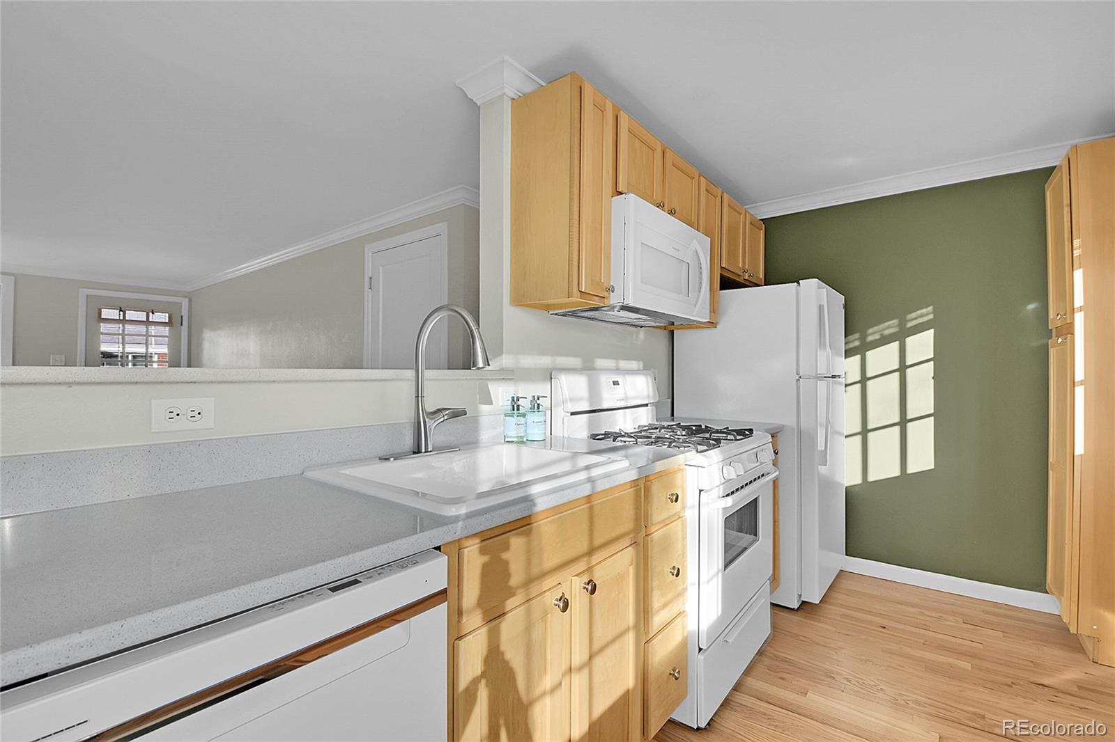 MLS Image #13 for 783  eudora street,denver, Colorado