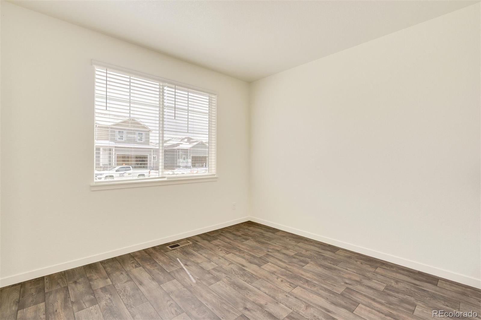MLS Image #4 for 413  hummingbird lane,johnstown, Colorado
