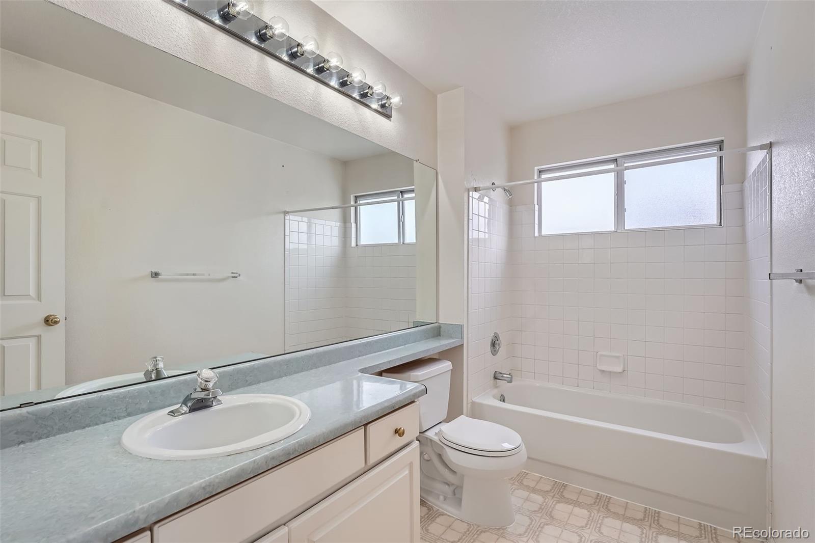 MLS Image #17 for 2121 s troy way,aurora, Colorado
