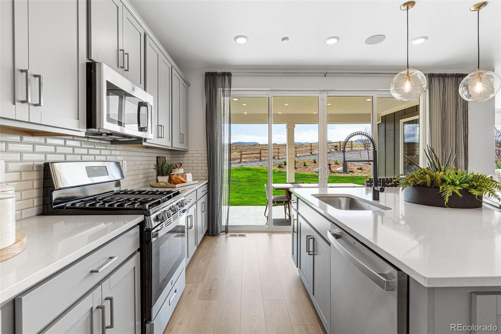 MLS Image #18 for 16548 w 92nd place,arvada, Colorado