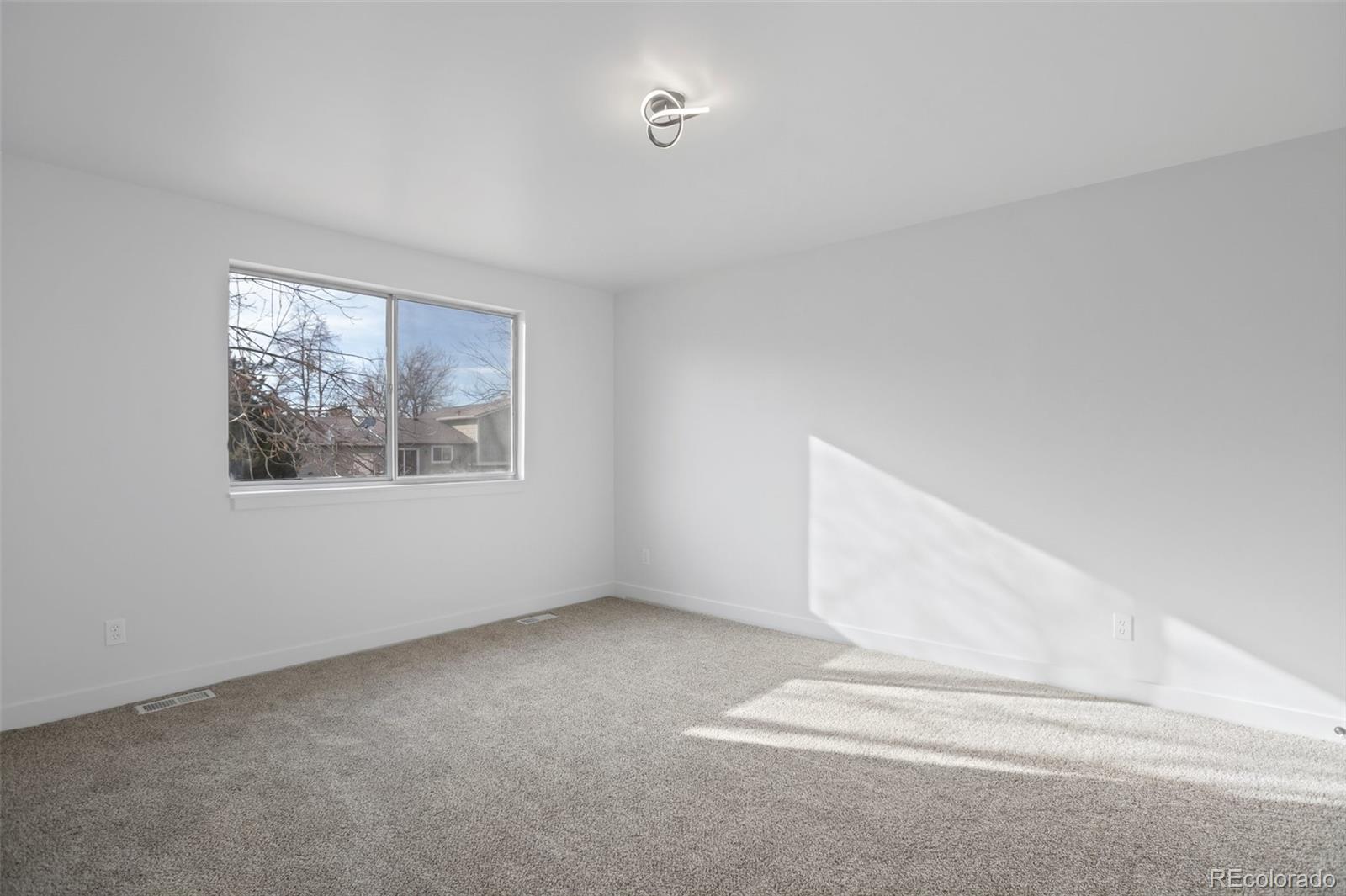 MLS Image #8 for 16552 e kansas drive,aurora, Colorado