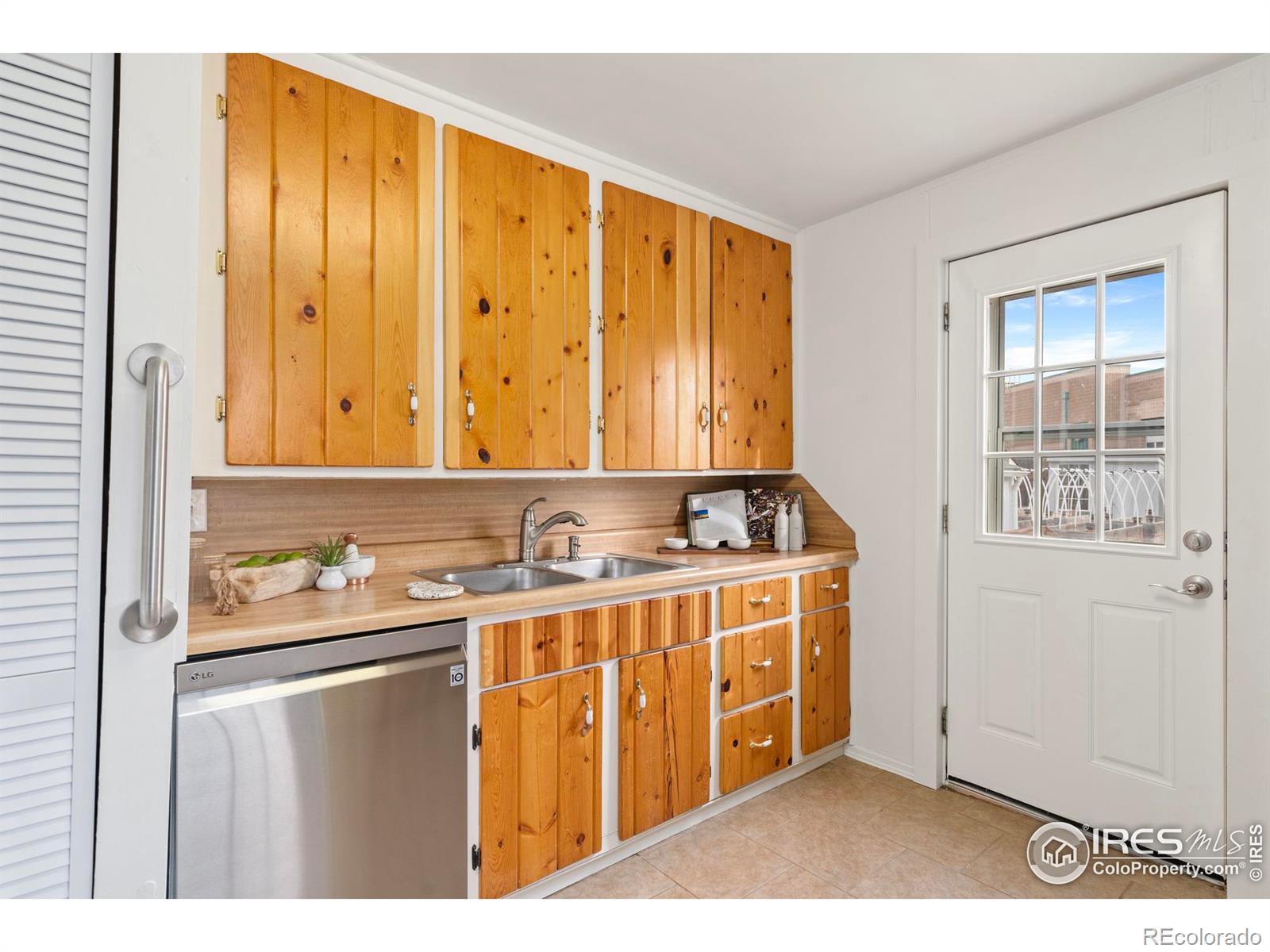 MLS Image #14 for 612  lesser drive,fort collins, Colorado