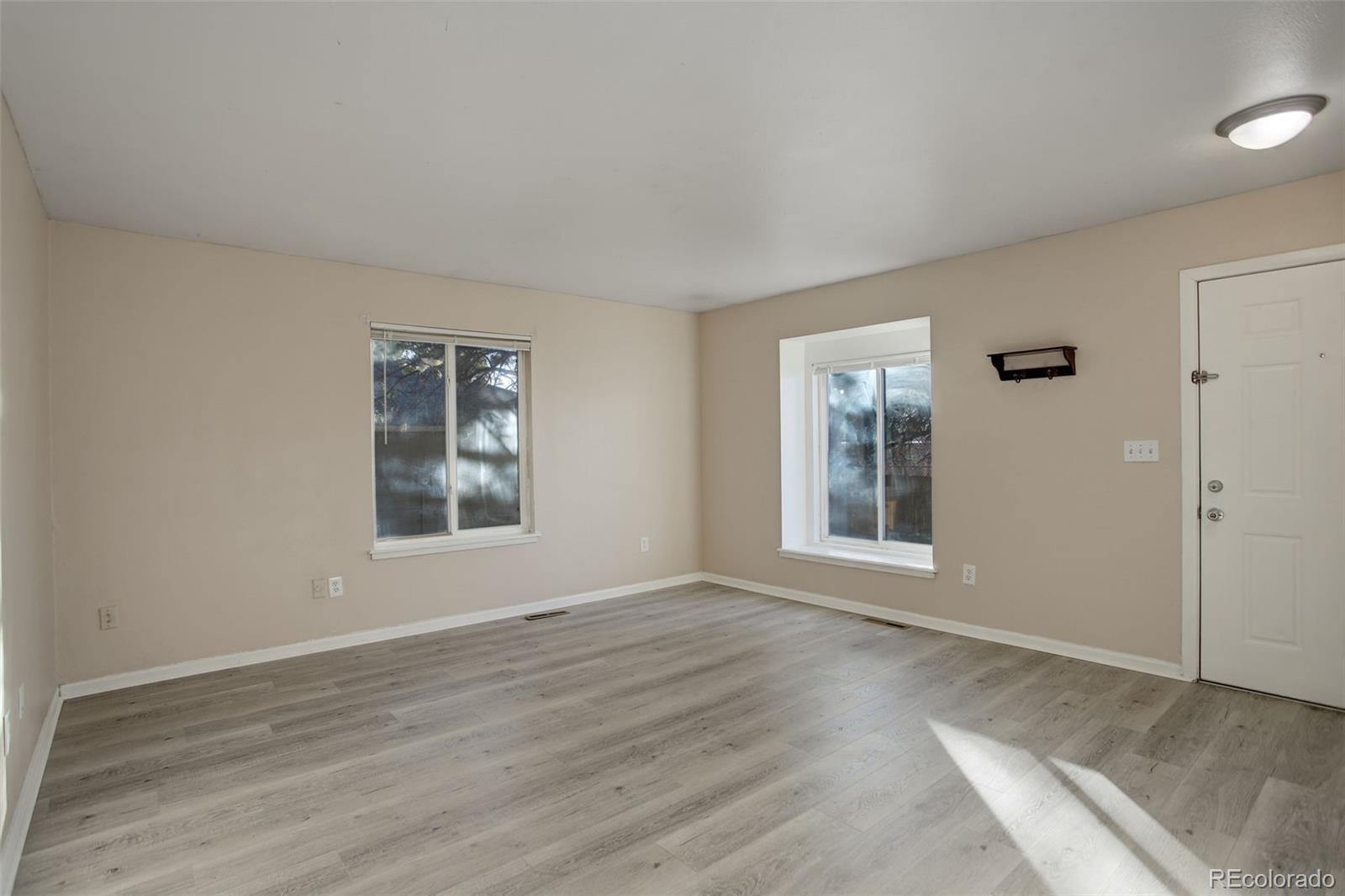 MLS Image #9 for 7877  york street,denver, Colorado