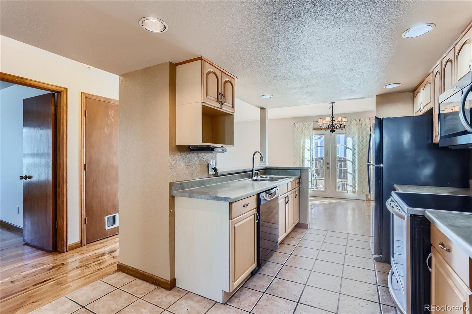 MLS Image #6 for 11612 e cornell circle,aurora, Colorado