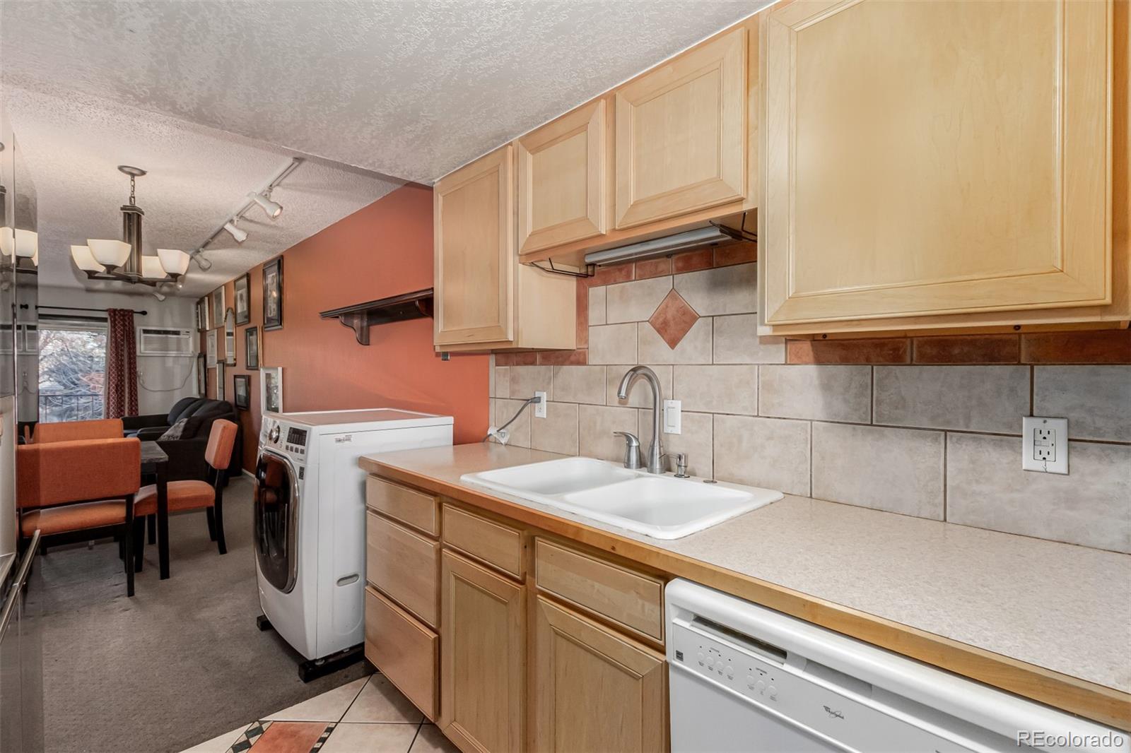 MLS Image #5 for 1021  carr street 22,lakewood, Colorado