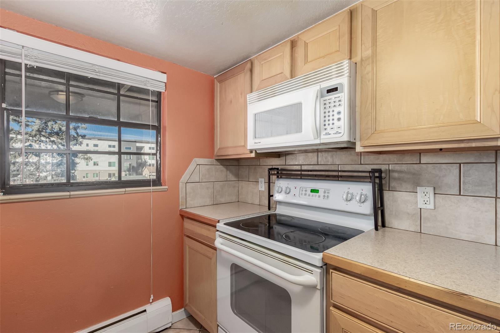 MLS Image #6 for 1021  carr street 22,lakewood, Colorado