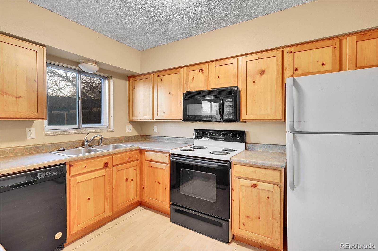 MLS Image #11 for 5667 s lowell boulevard,littleton, Colorado