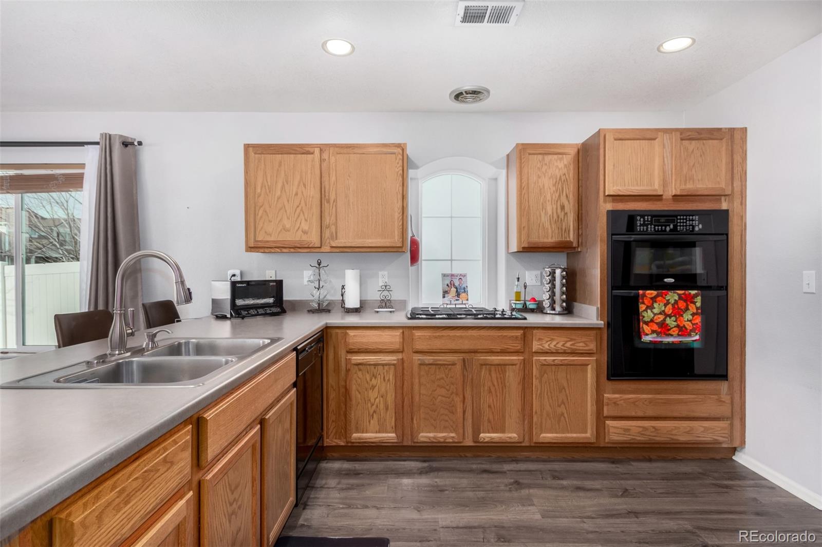 MLS Image #9 for 19415  robins drive,denver, Colorado