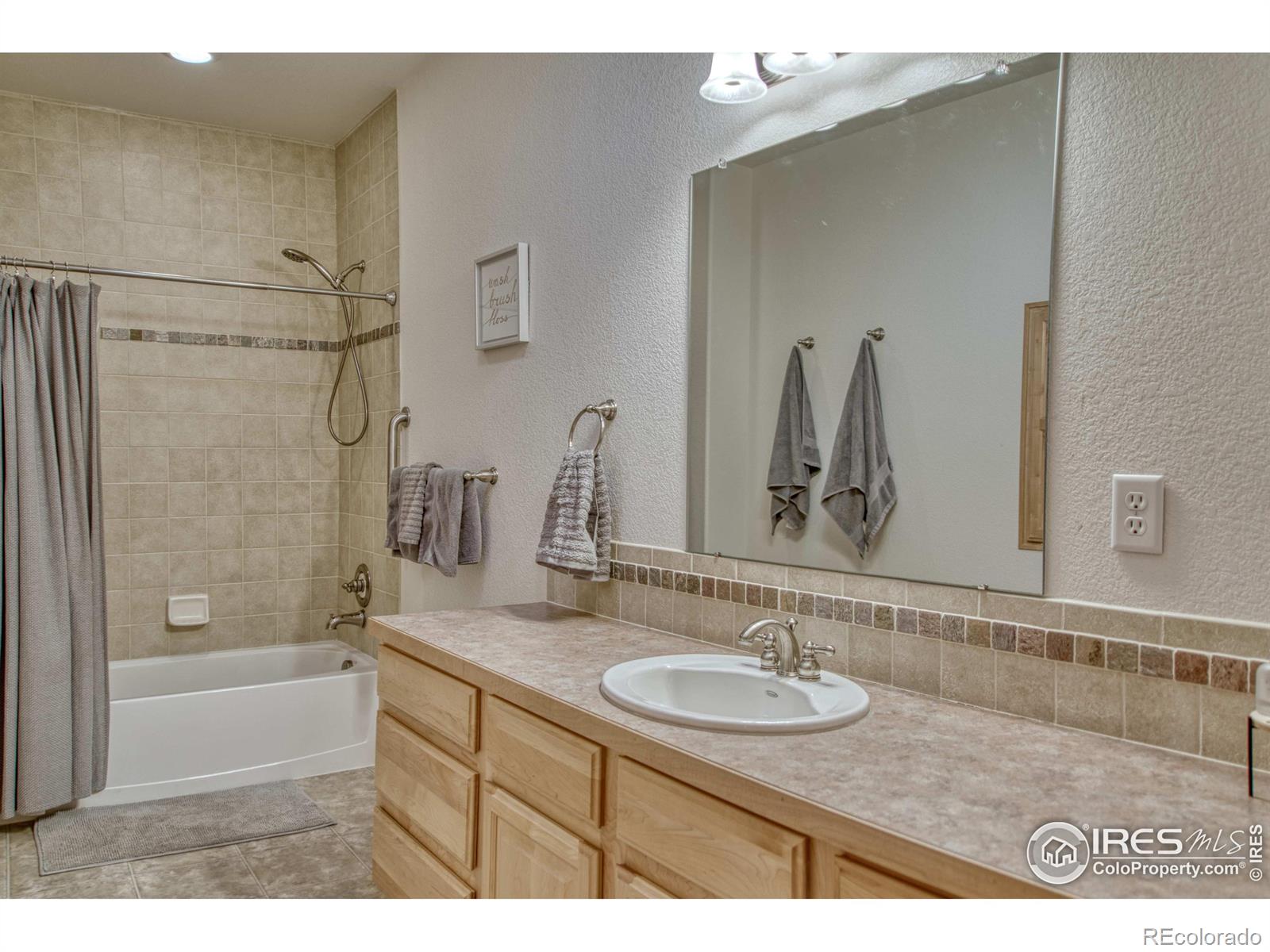 MLS Image #21 for 49055  county road 17 ,wellington, Colorado