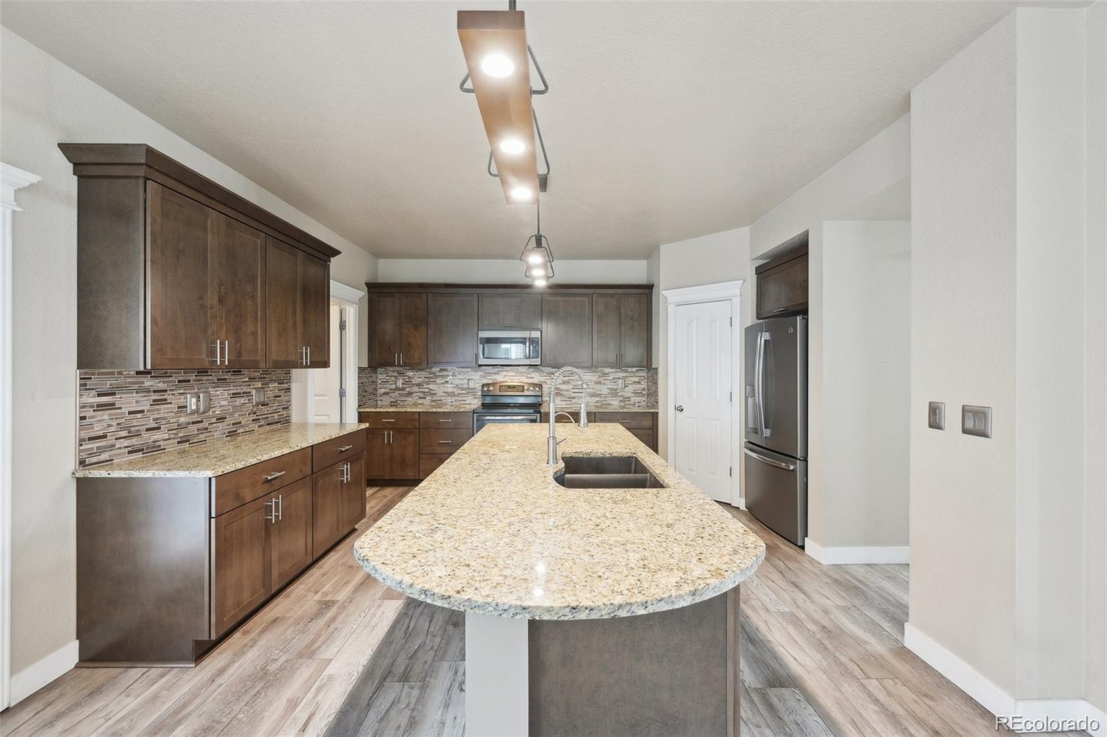 MLS Image #14 for 10641  dayton way,commerce city, Colorado