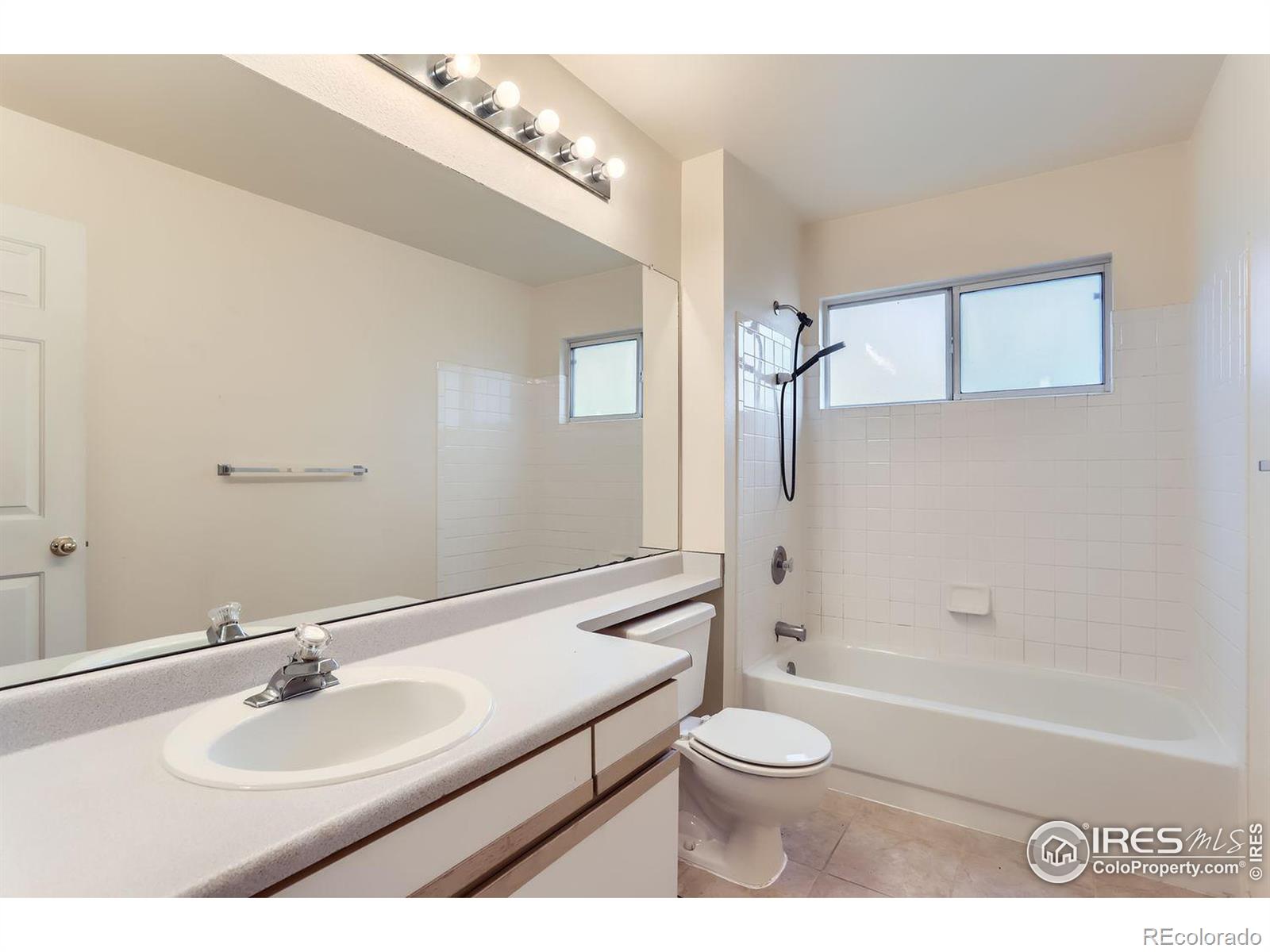 MLS Image #17 for 2127 s scranton way,aurora, Colorado