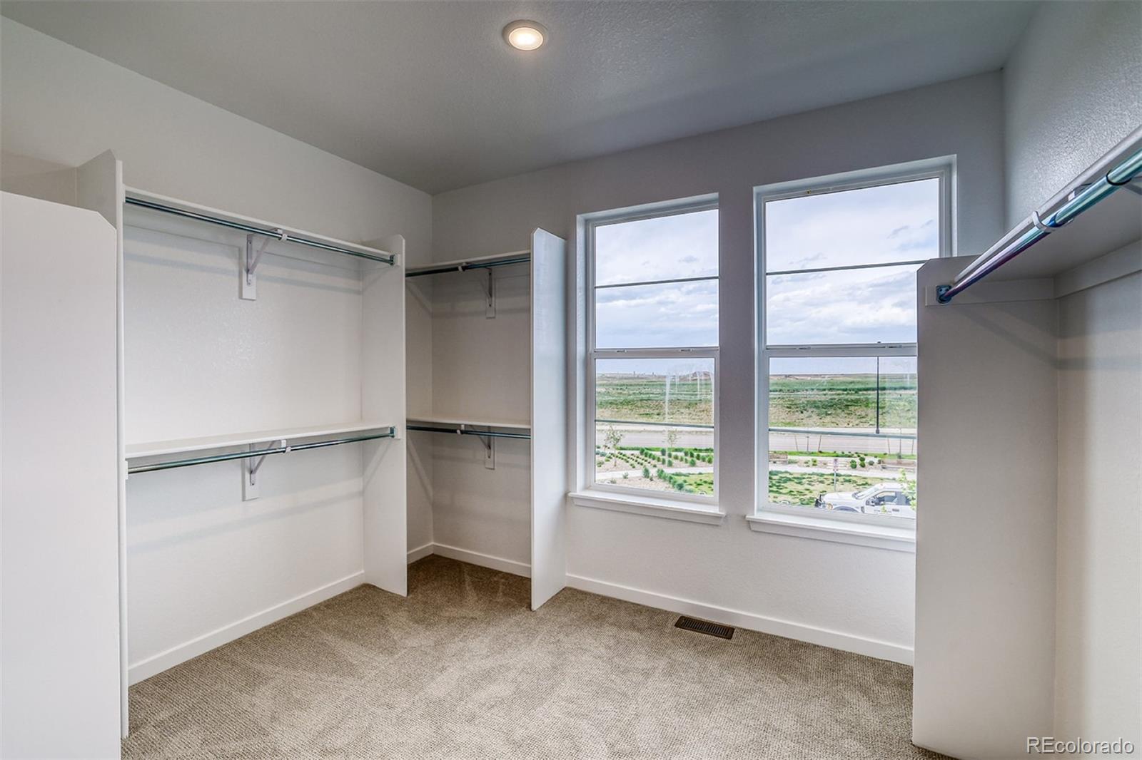 MLS Image #10 for 23708 e 42nd avenue,aurora, Colorado