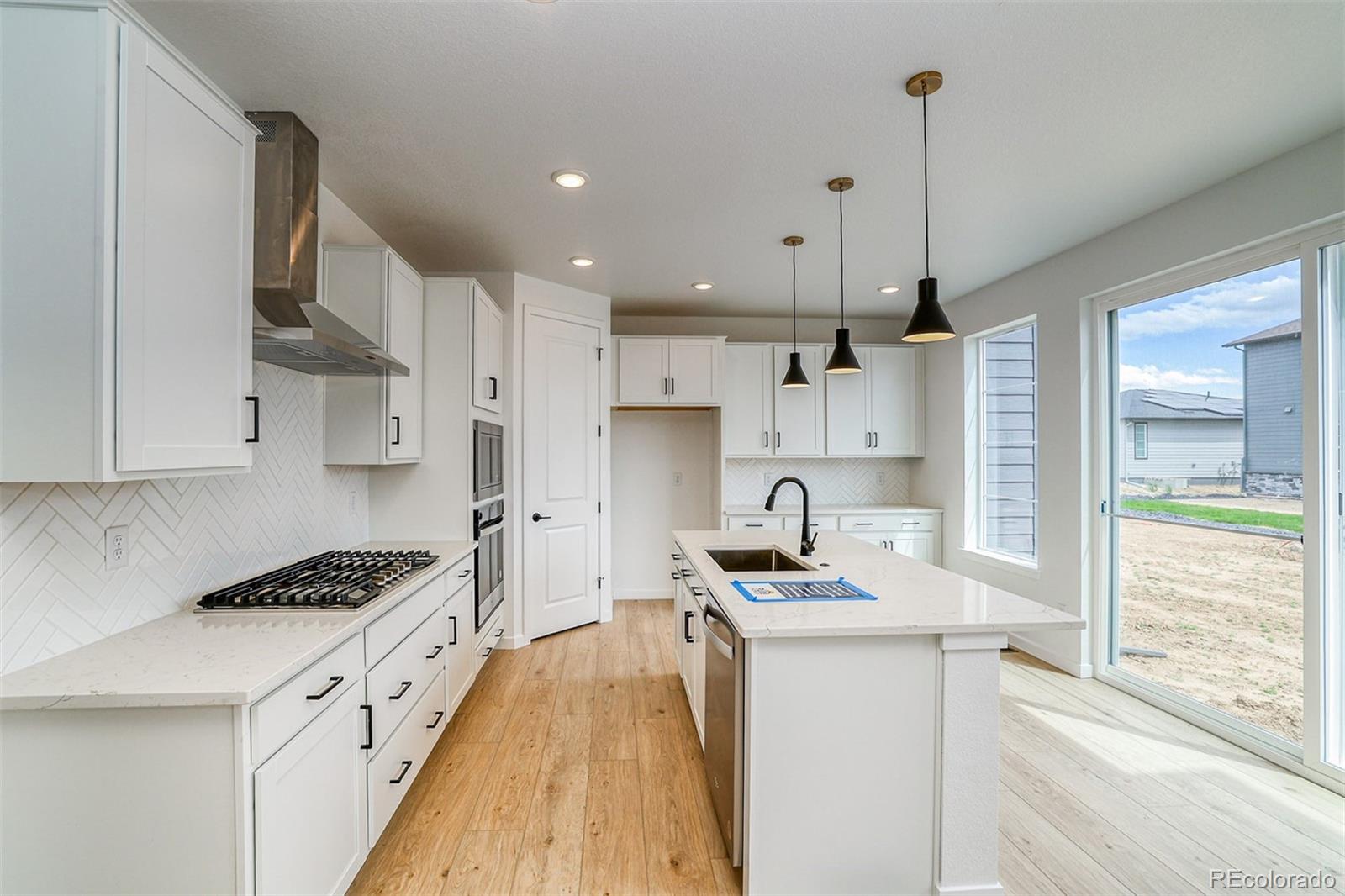 MLS Image #5 for 23708 e 42nd avenue,aurora, Colorado