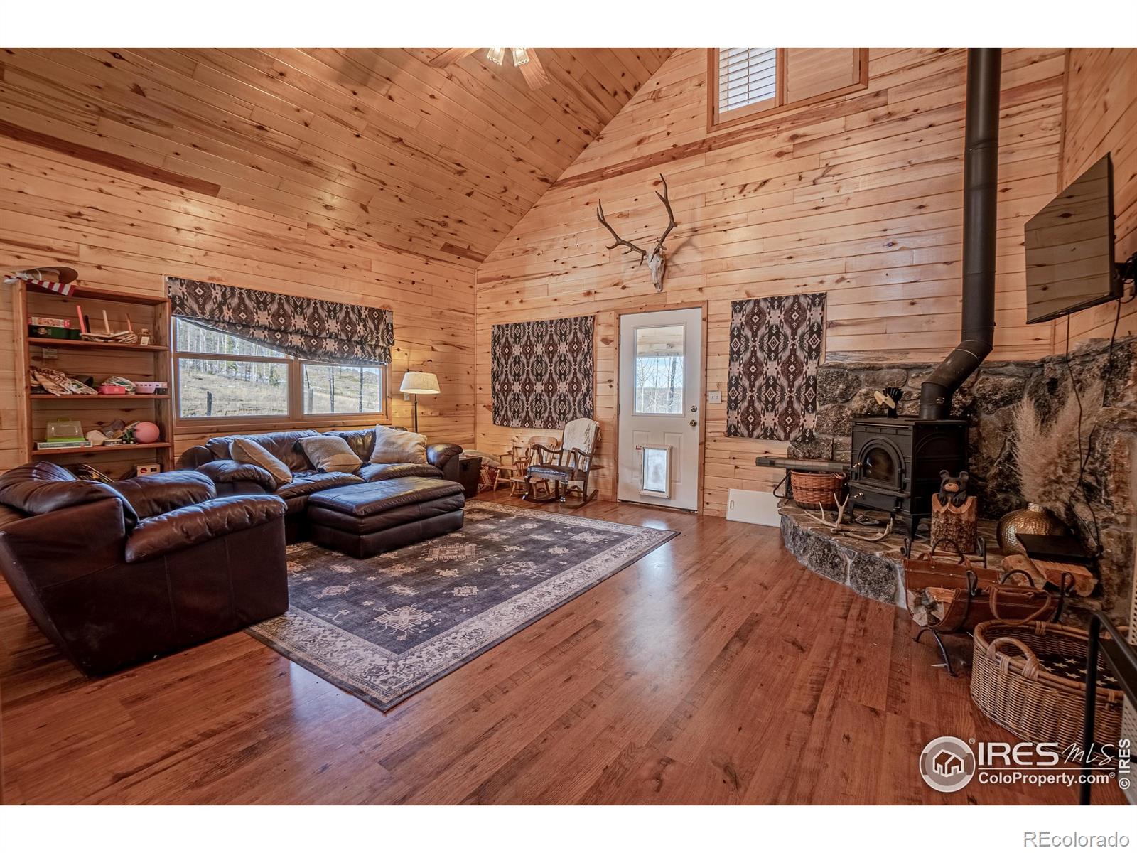 MLS Image #4 for 1055  granite road,bellvue, Colorado