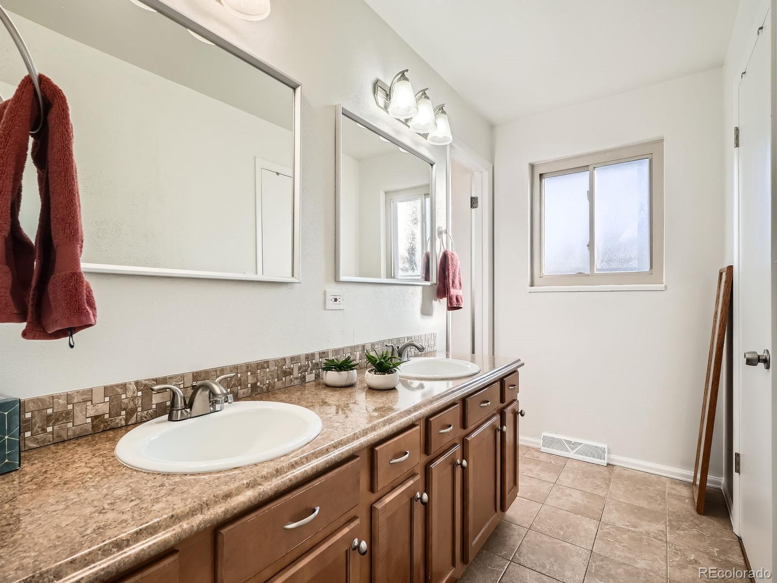 MLS Image #17 for 12288 e louisiana drive,aurora, Colorado