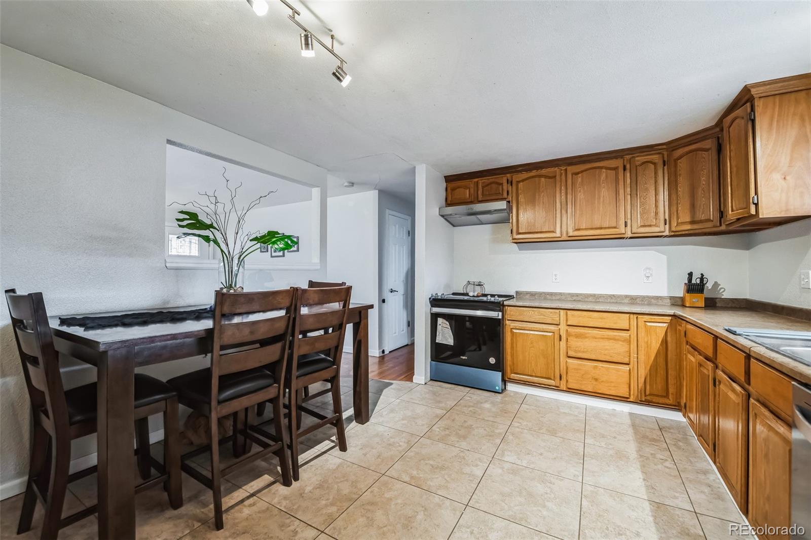 MLS Image #9 for 8089  greenwood boulevard,denver, Colorado