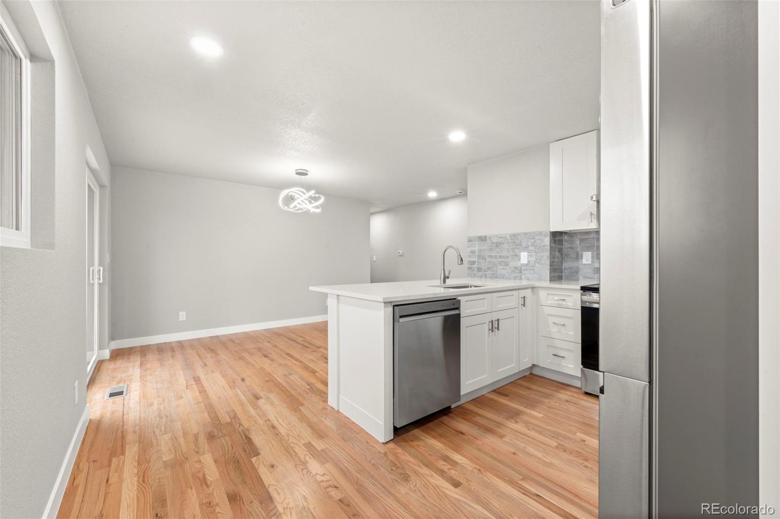 MLS Image #10 for 129 w 81st place,denver, Colorado