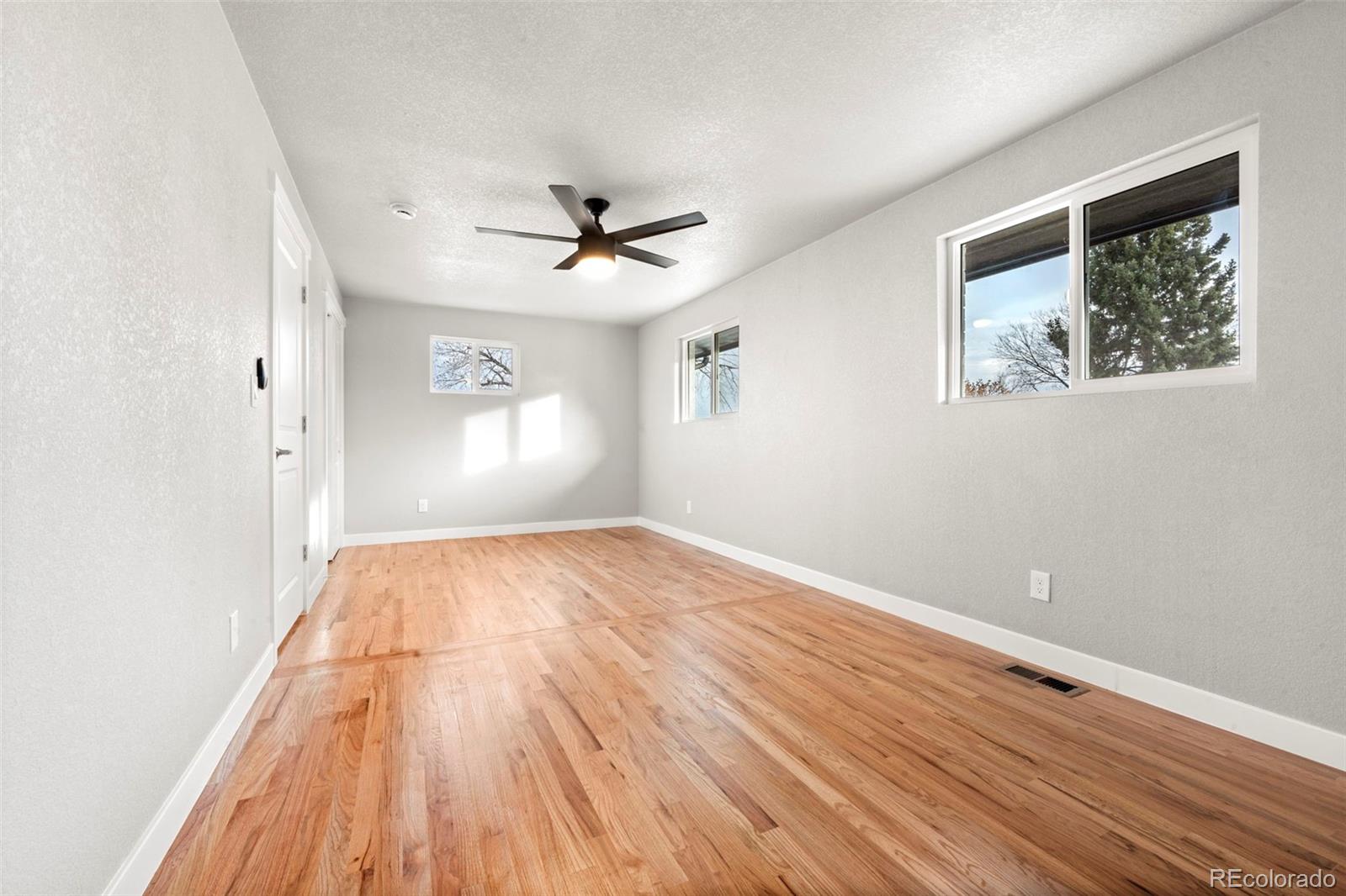 MLS Image #6 for 129 w 81st place,denver, Colorado