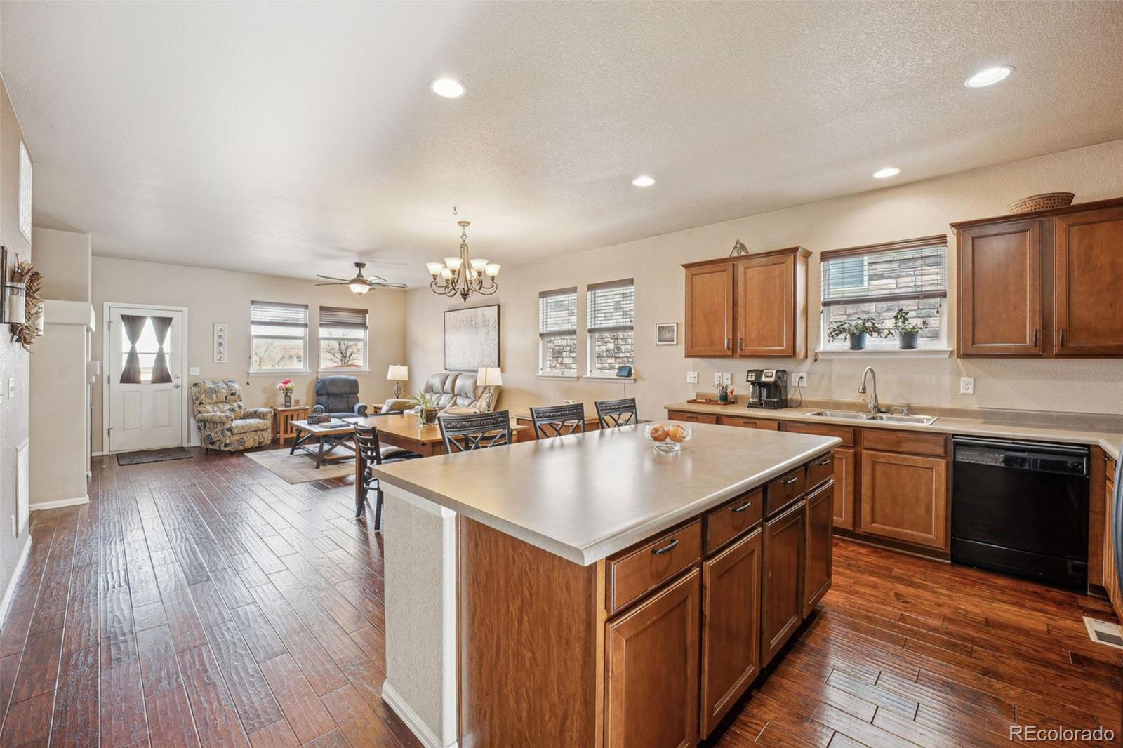 MLS Image #10 for 25077 e canal place,aurora, Colorado