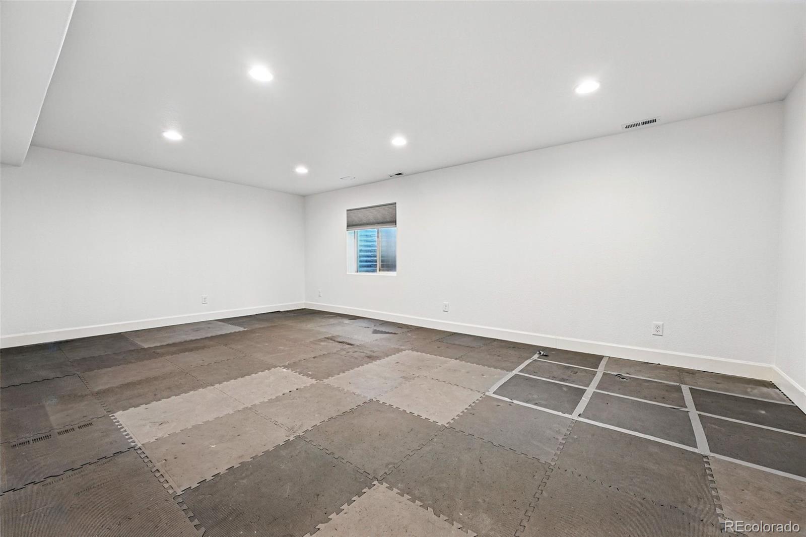MLS Image #36 for 25077 e canal place,aurora, Colorado
