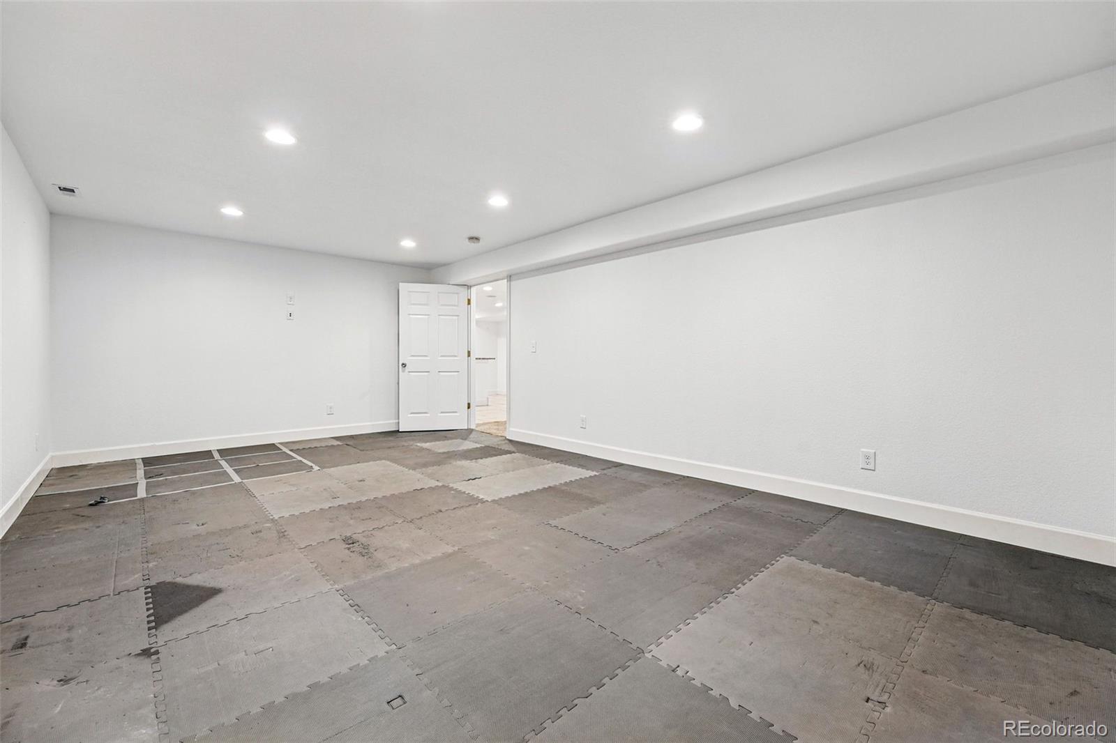 MLS Image #37 for 25077 e canal place,aurora, Colorado