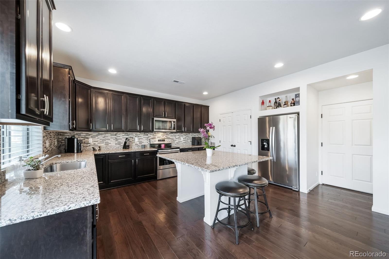 MLS Image #16 for 5385  walden court,denver, Colorado