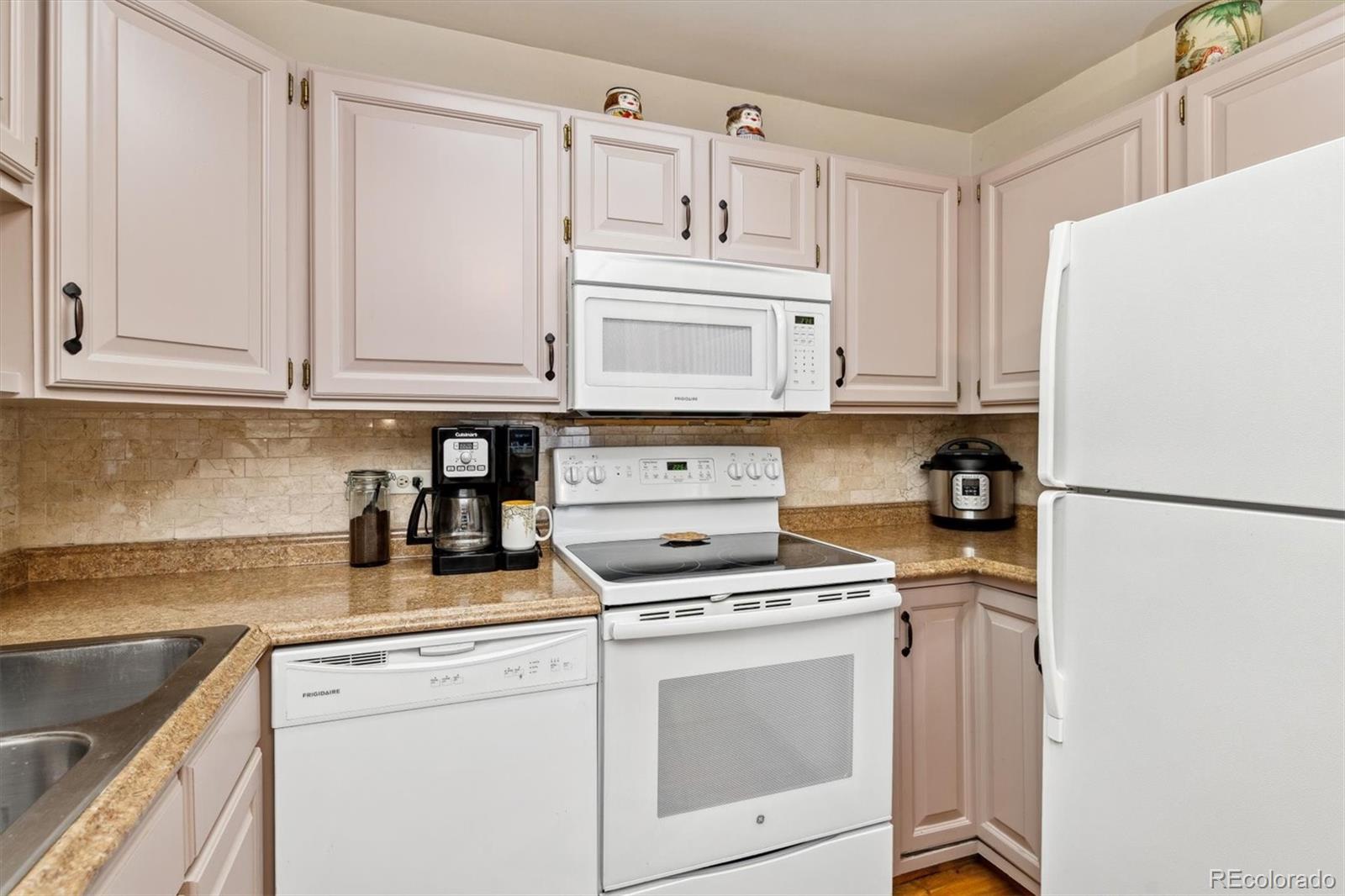 MLS Image #2 for 620 s alton way 7a,denver, Colorado