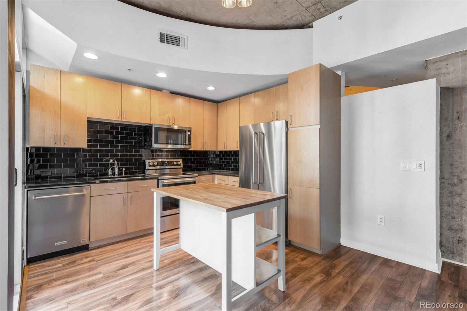 MLS Image #10 for 1700  bassett street 502,denver, Colorado