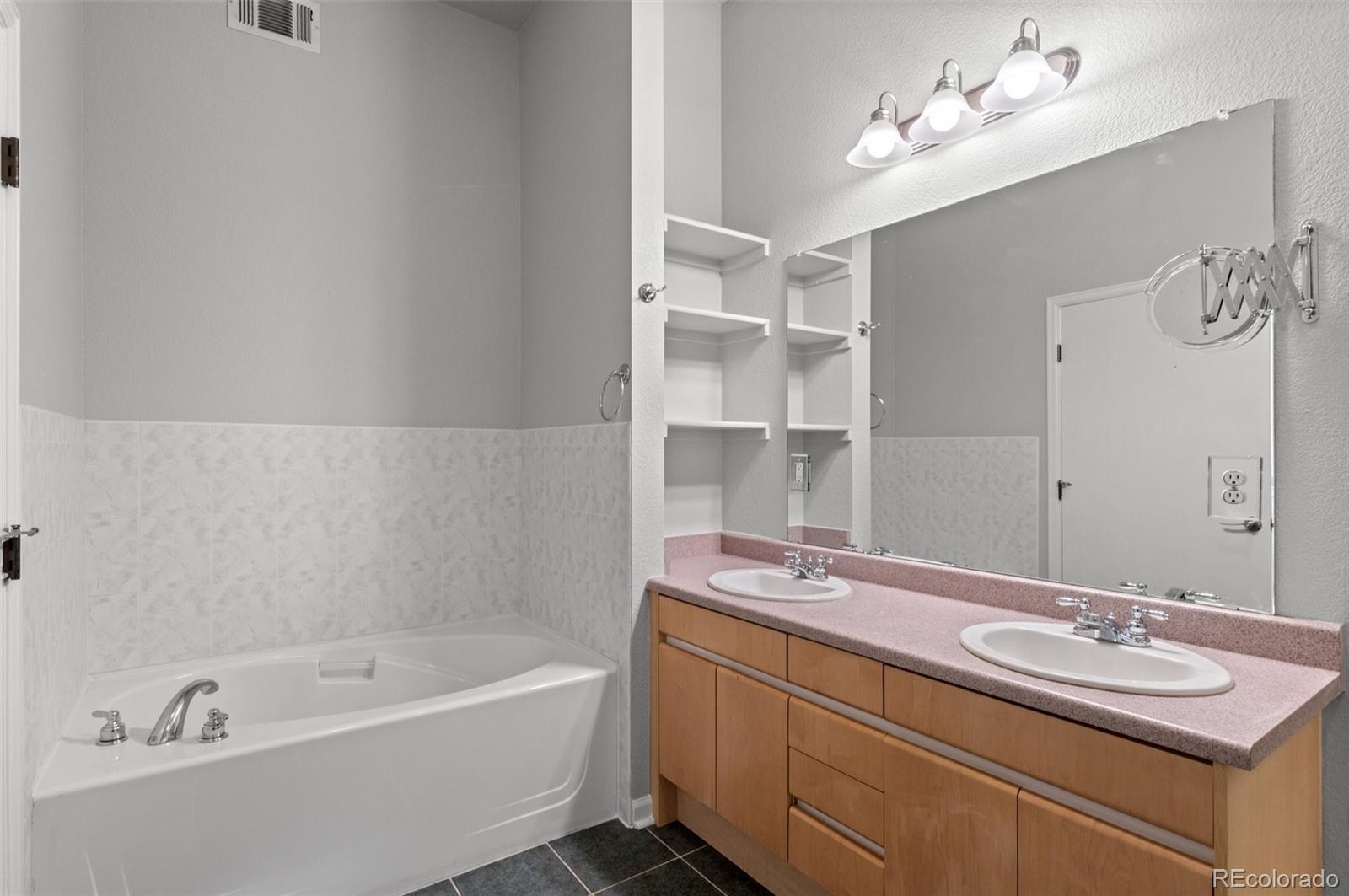 MLS Image #15 for 220  roslyn street 701,denver, Colorado