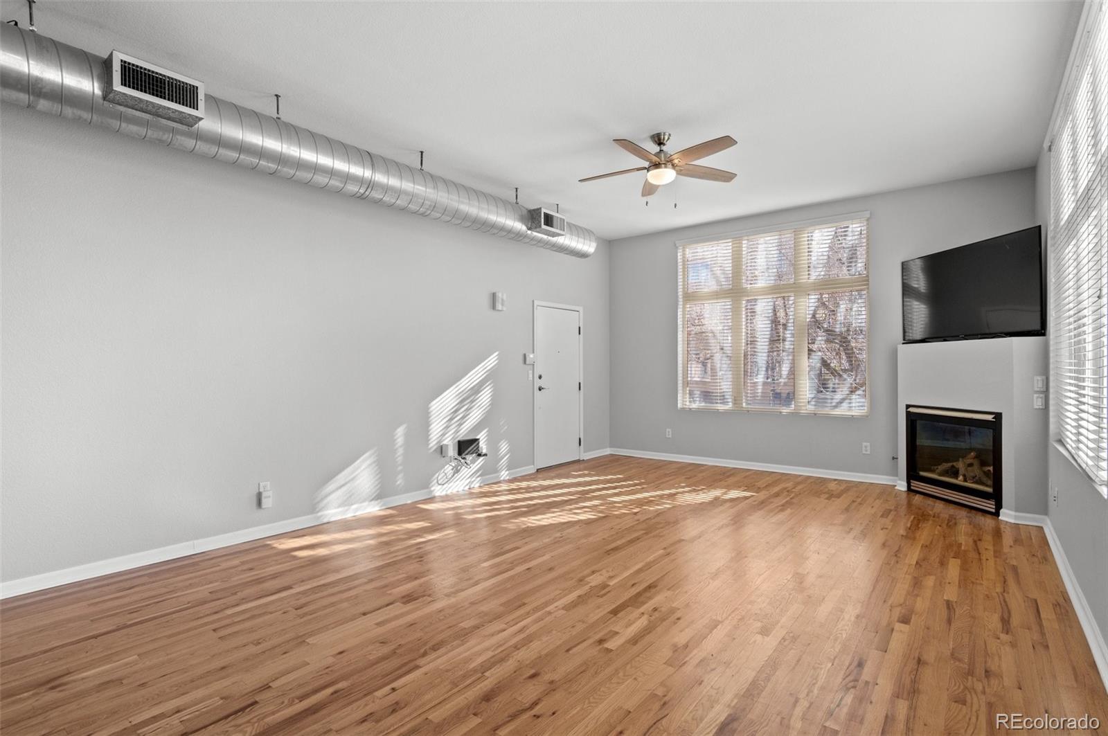 MLS Image #8 for 220  roslyn street 701,denver, Colorado