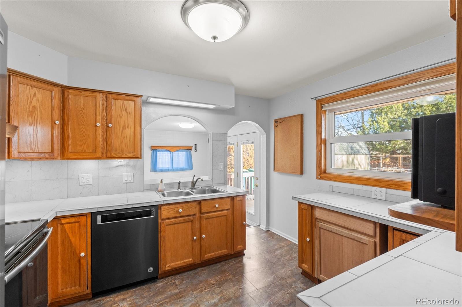 MLS Image #11 for 888  oak street,lakewood, Colorado