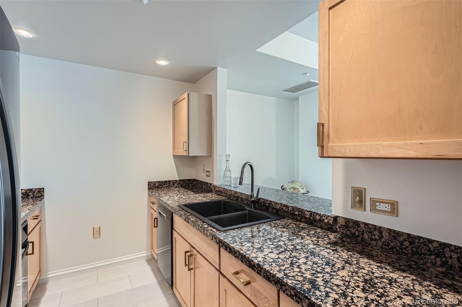 MLS Image #5 for 300 w 11th avenue,denver, Colorado