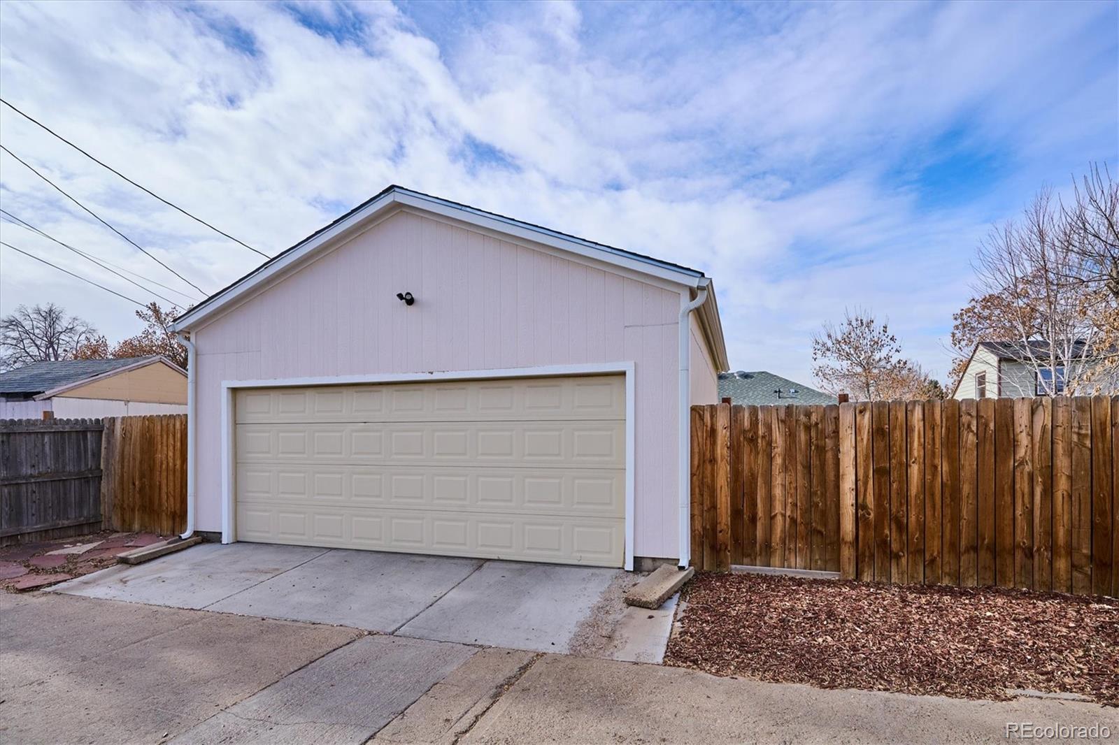 MLS Image #27 for 2686  poplar street,denver, Colorado