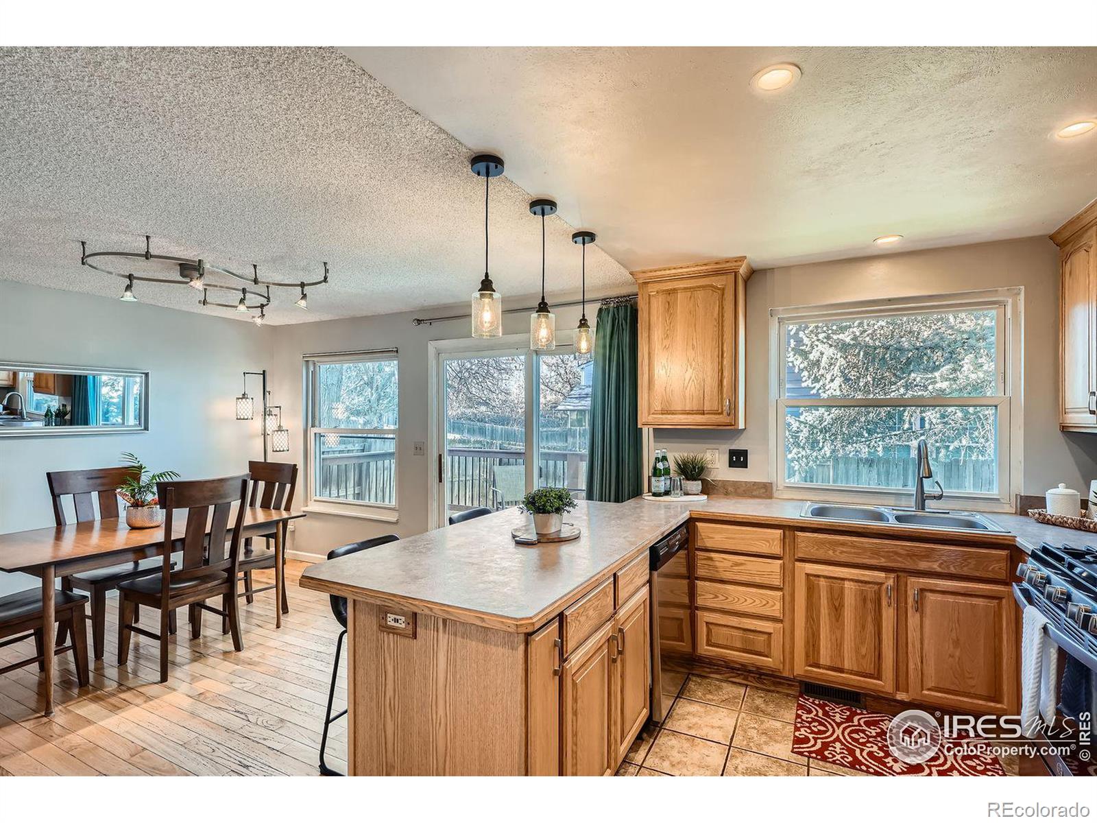 MLS Image #6 for 8093  miller circle,arvada, Colorado