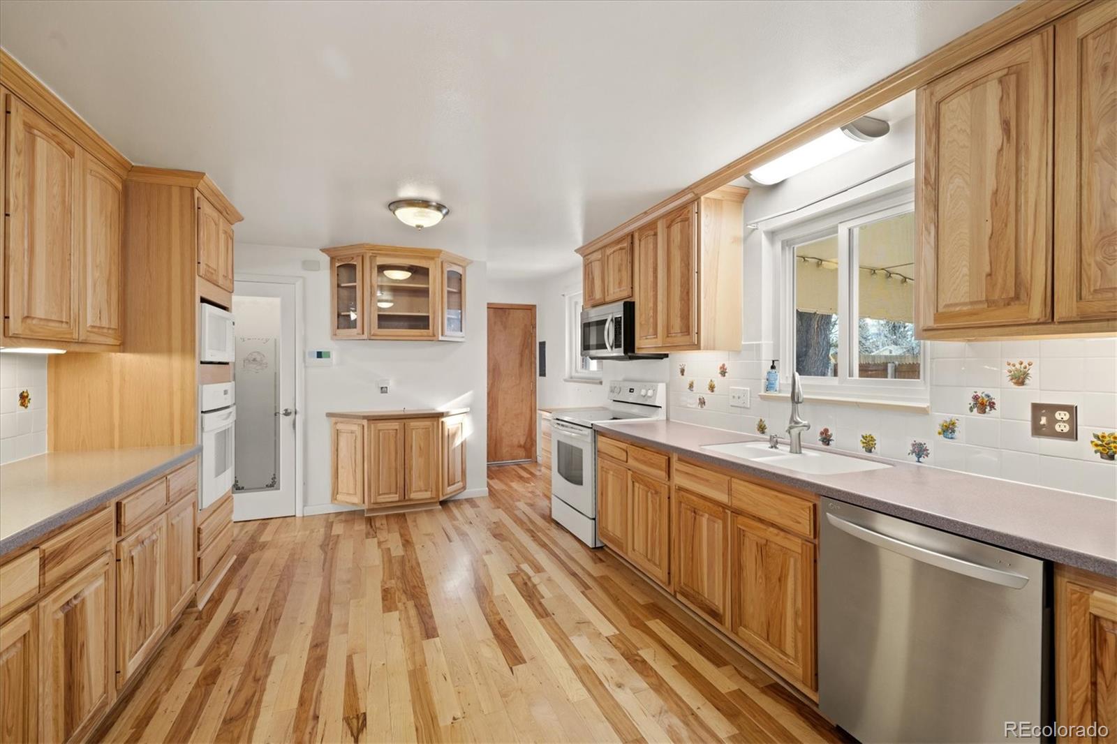 MLS Image #6 for 10698 w 26th avenue,lakewood, Colorado