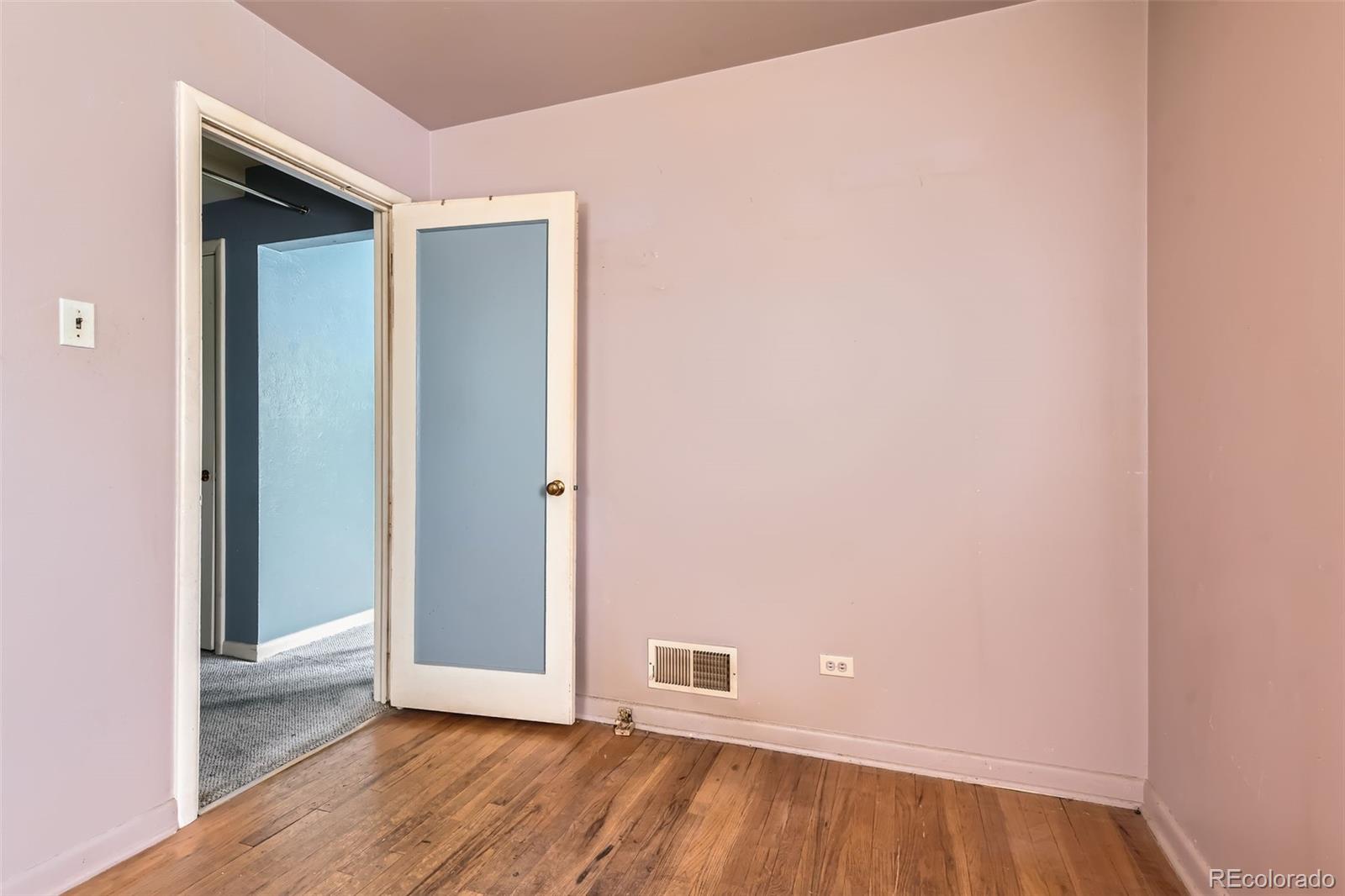 MLS Image #18 for 1390 w gill place,denver, Colorado