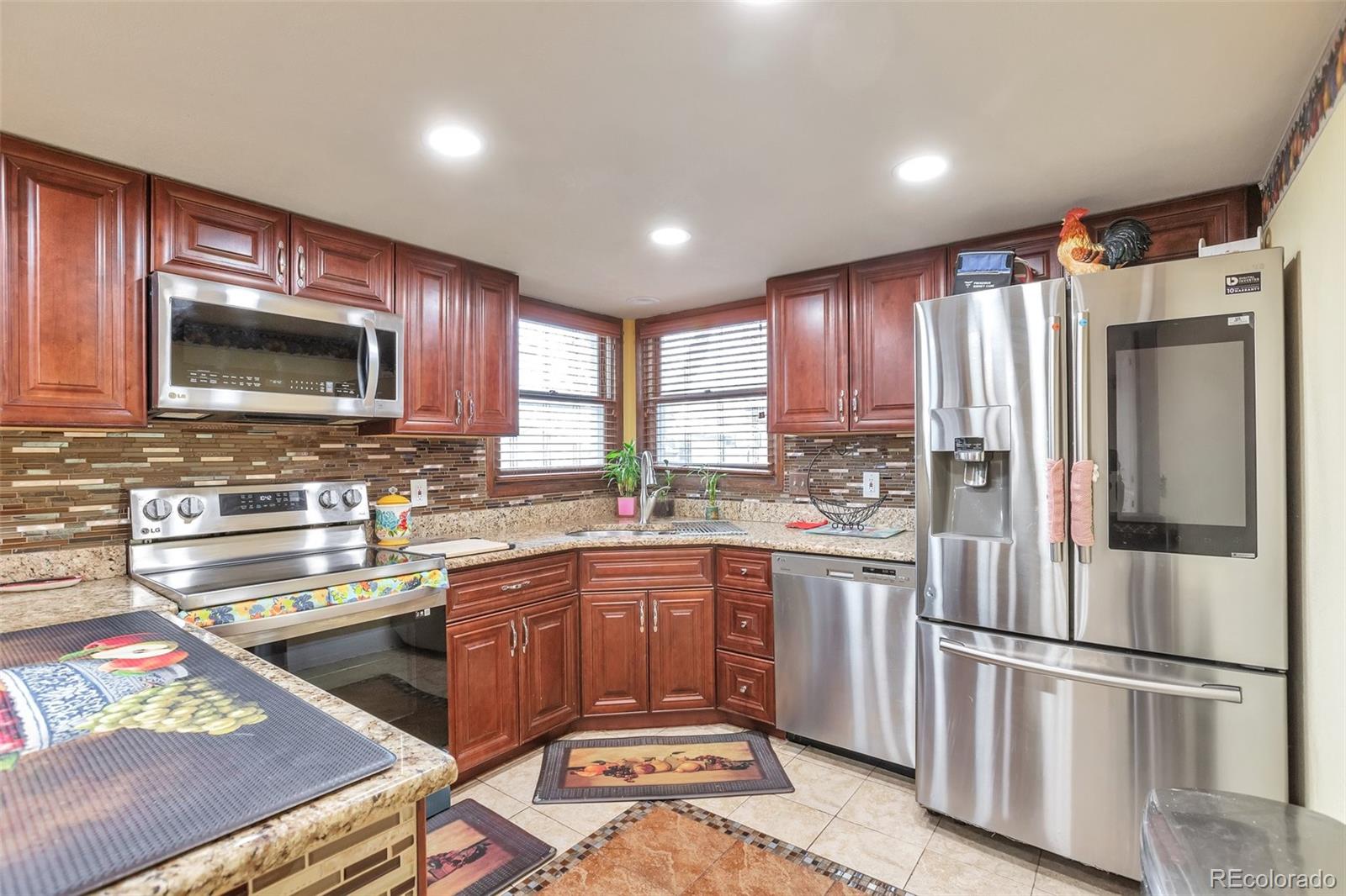 MLS Image #7 for 710  kittredge street,aurora, Colorado