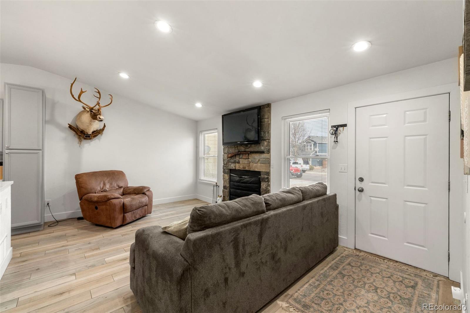 MLS Image #10 for 4407  genoa street,denver, Colorado