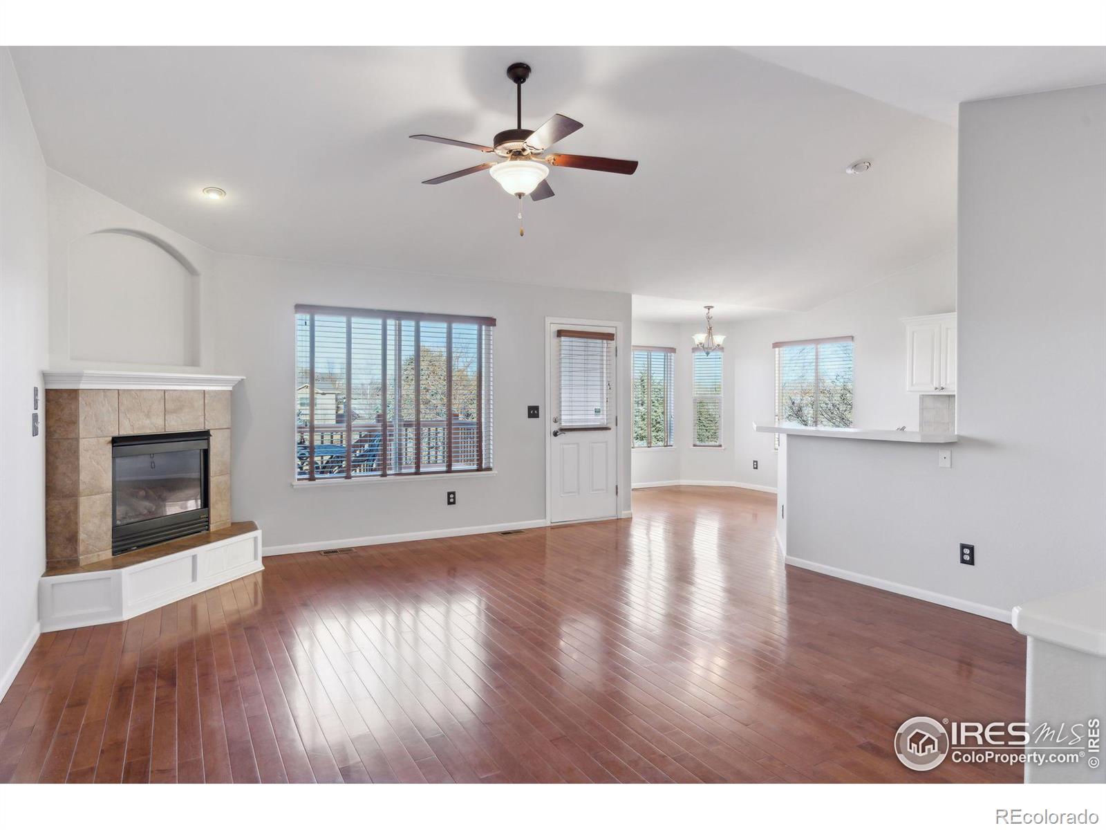 MLS Image #3 for 1195  crabapple drive,loveland, Colorado