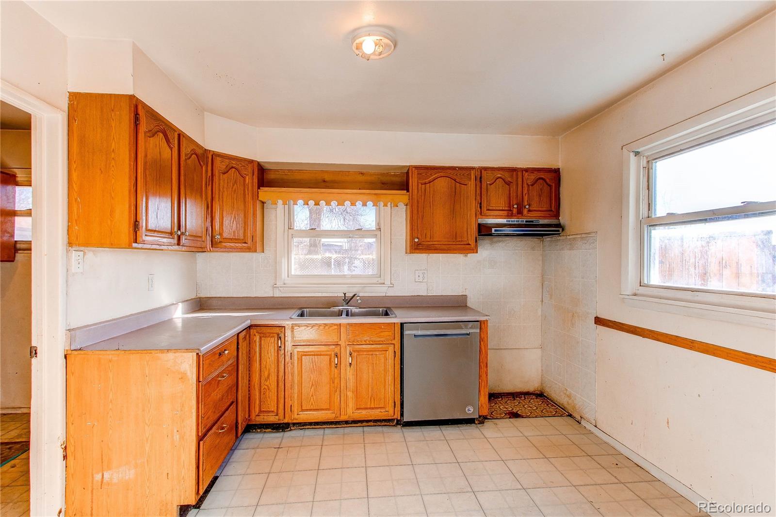 MLS Image #11 for 6930  birch street,commerce city, Colorado