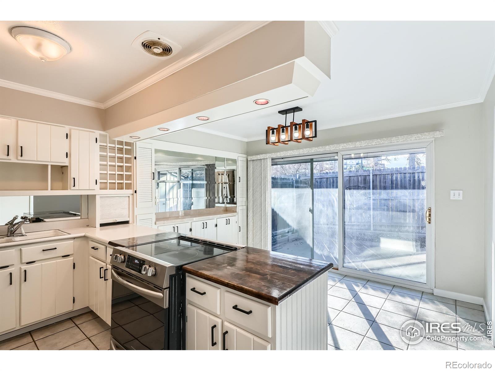 MLS Image #12 for 6495 e happy canyon road,denver, Colorado