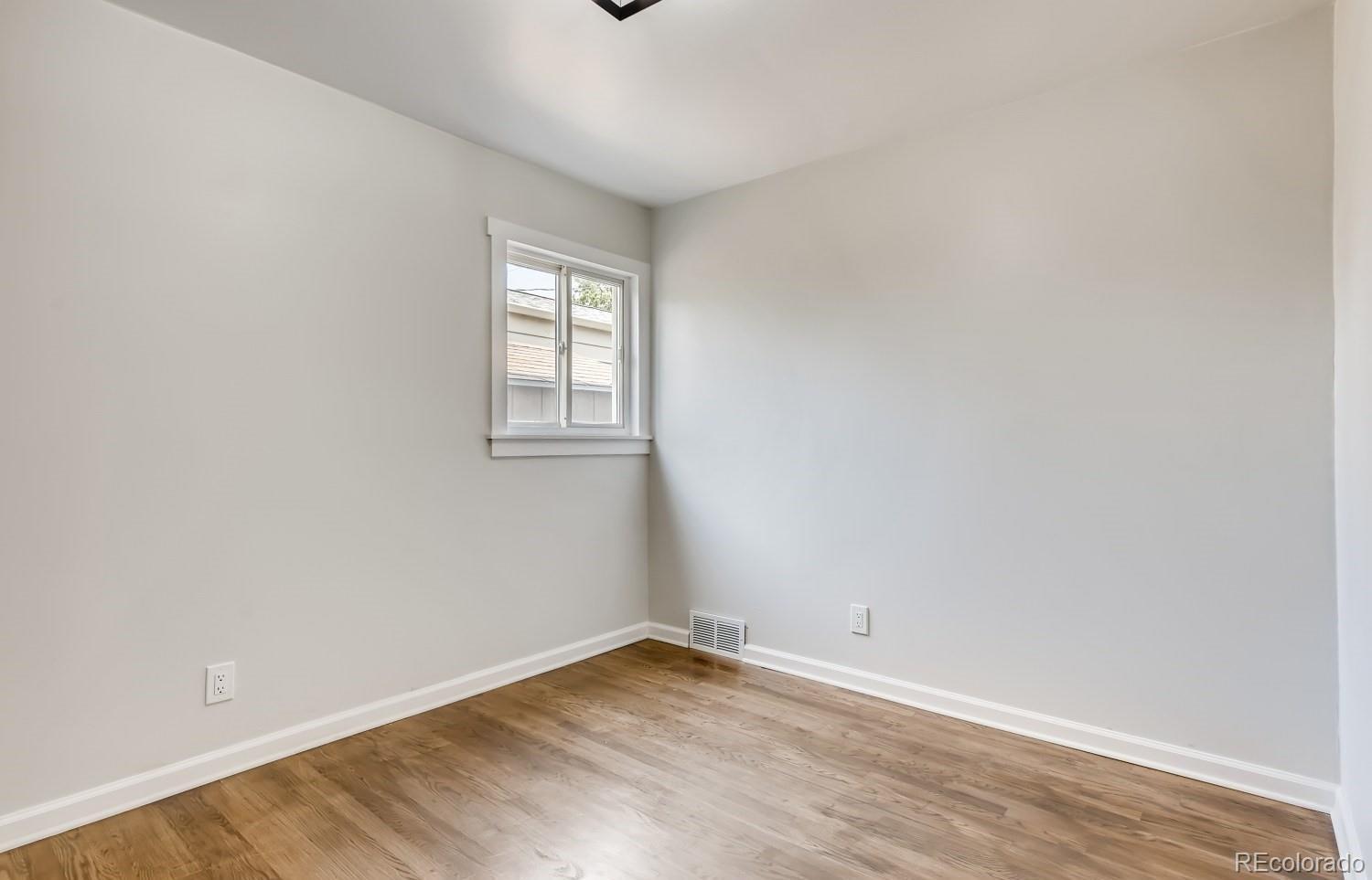 MLS Image #10 for 2290 s irving street,denver, Colorado