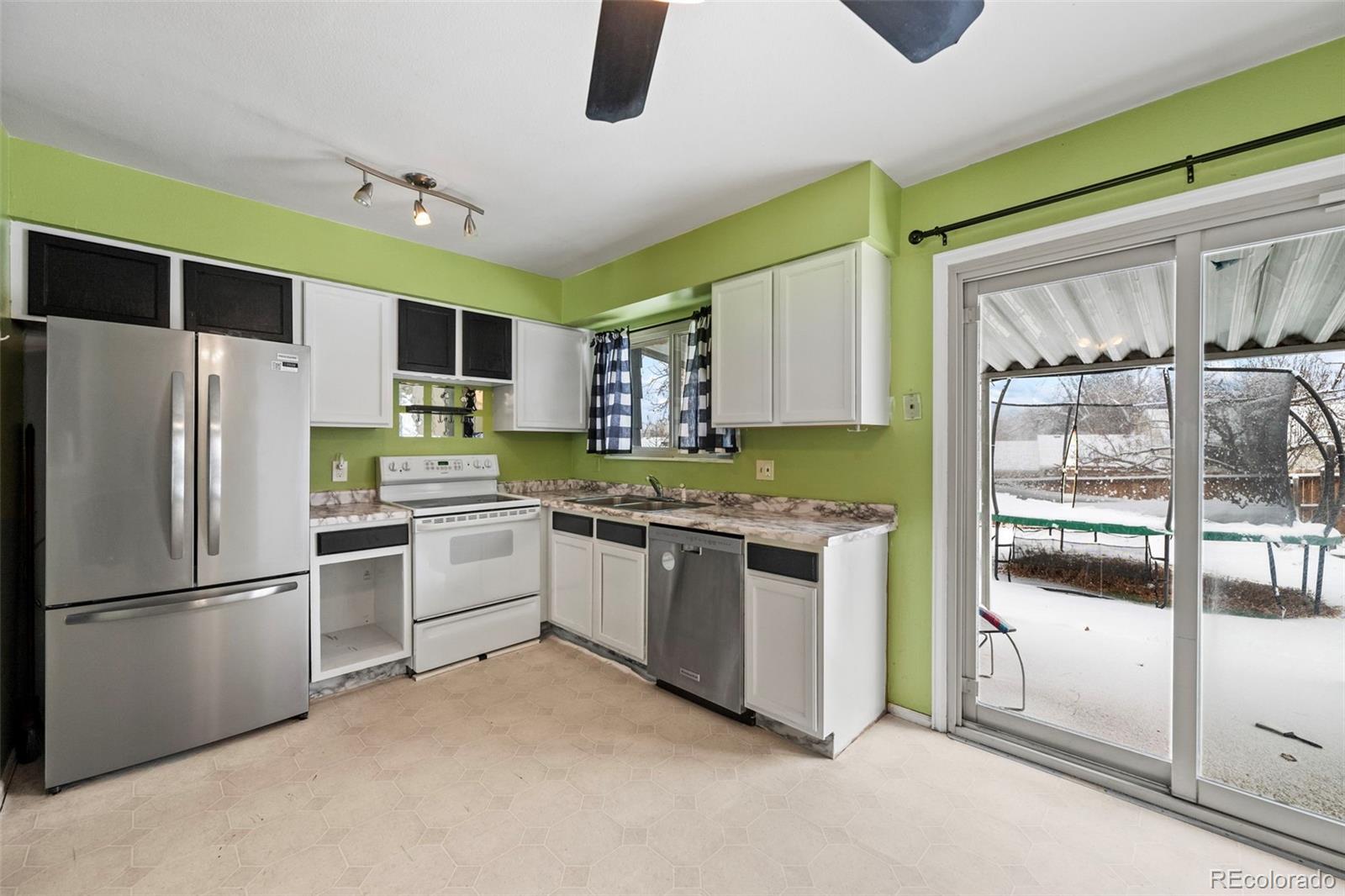 MLS Image #5 for 2402 s lewiston street,aurora, Colorado