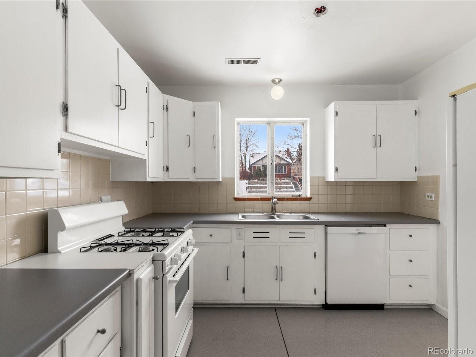 MLS Image #13 for 2615 n steele street,denver, Colorado