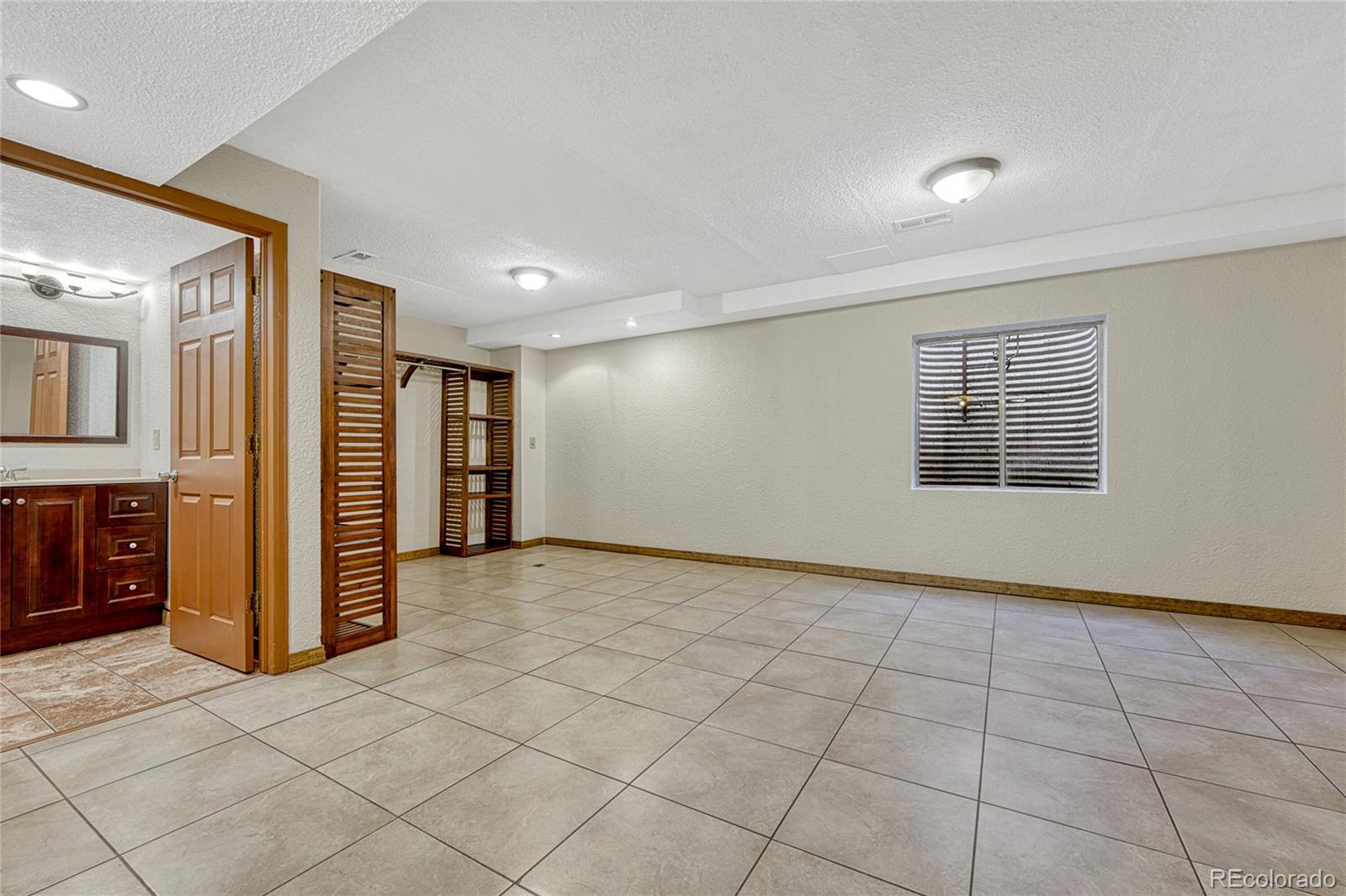 MLS Image #23 for 15925 e 13th avenue,aurora, Colorado