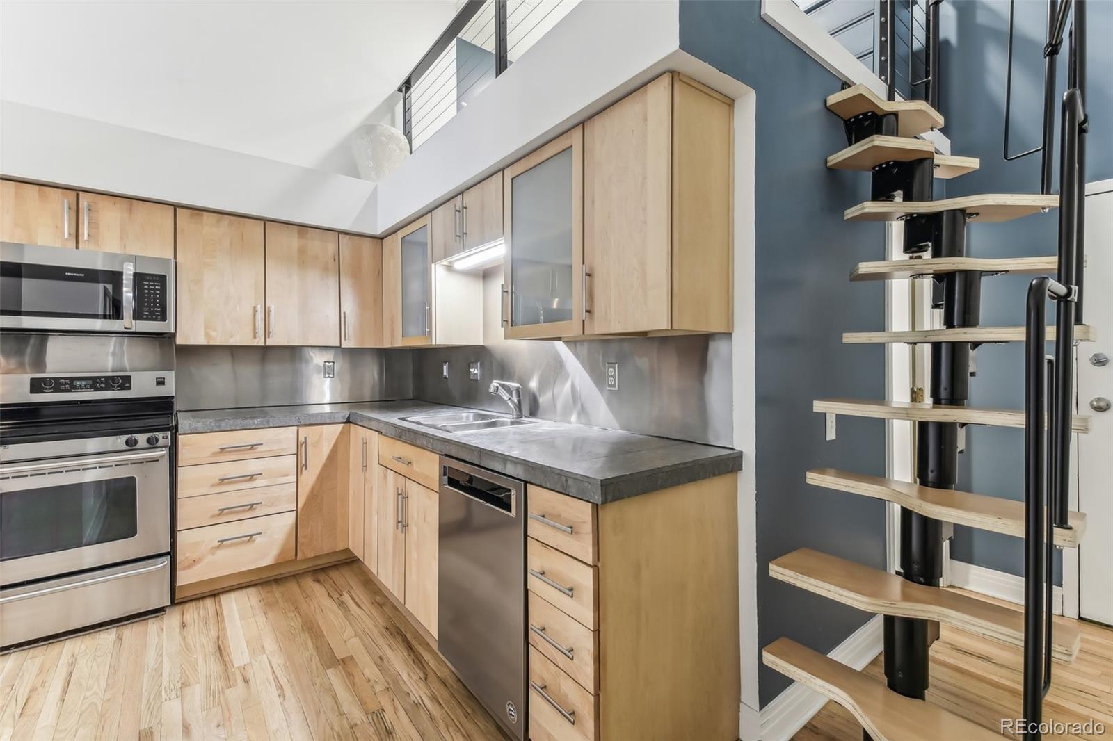 MLS Image #3 for 720  16th street,denver, Colorado