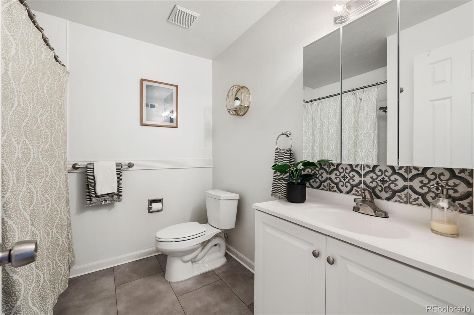 MLS Image #15 for 5300 e cherry creek south drive,denver, Colorado