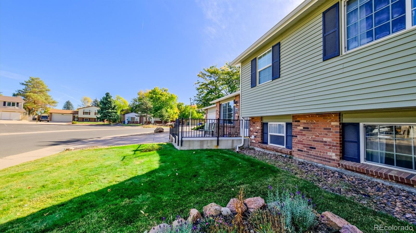 MLS Image #5 for 2519 s sable way,aurora, Colorado